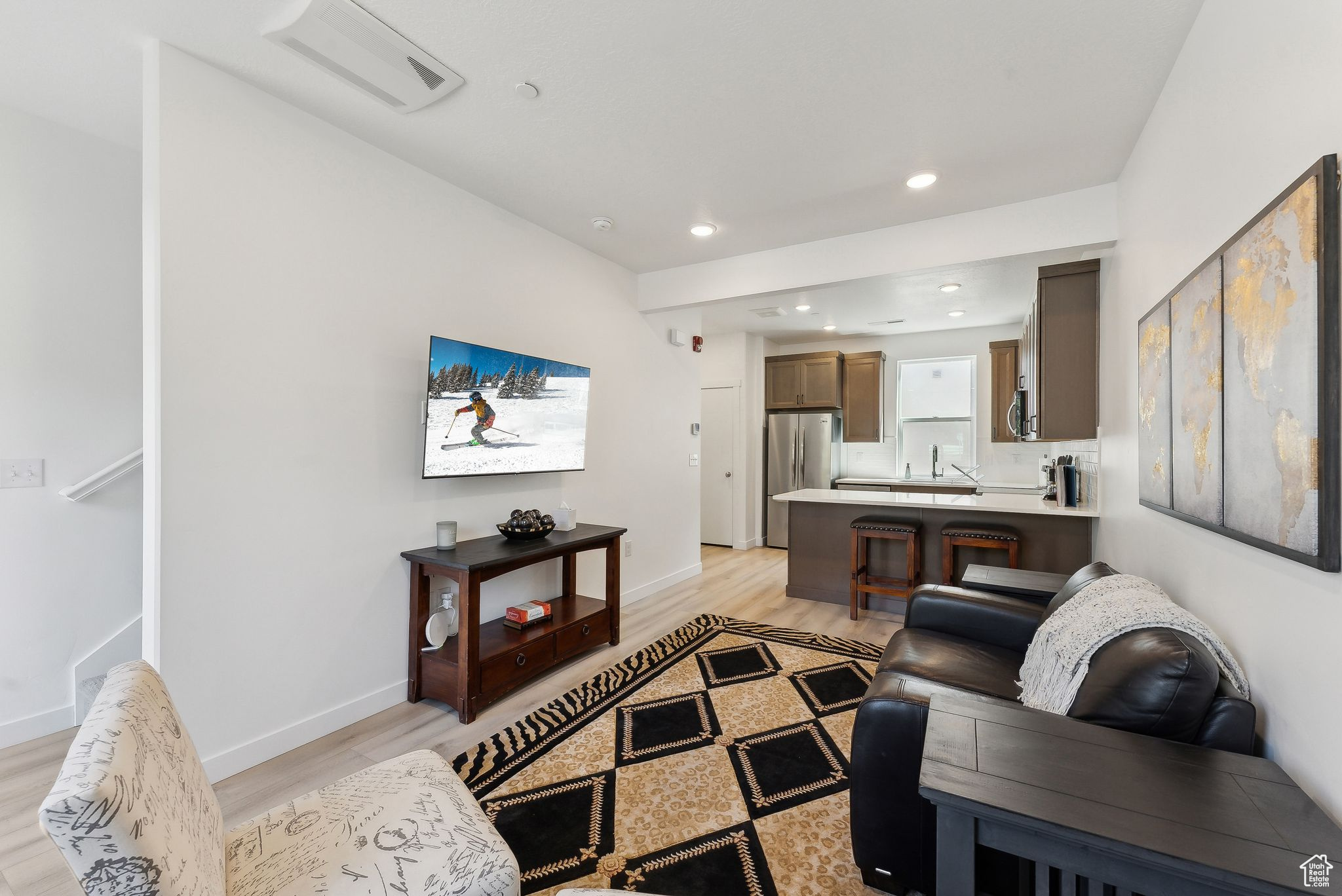 306 W AZURE SKY LN