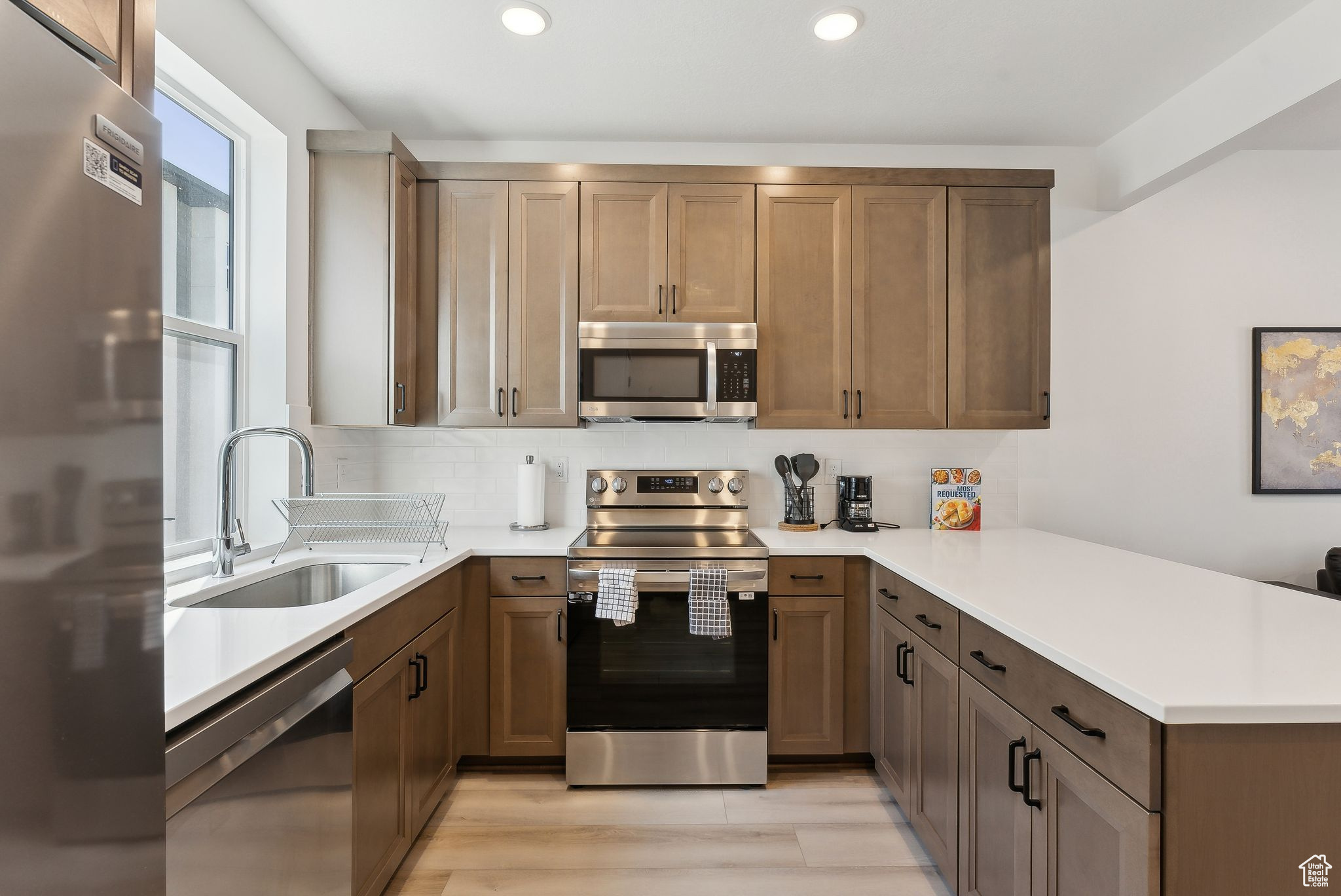 306 W AZURE SKY LN