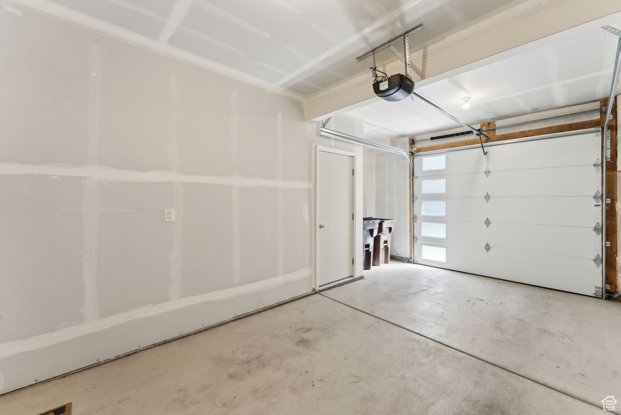 306 W AZURE SKY LN