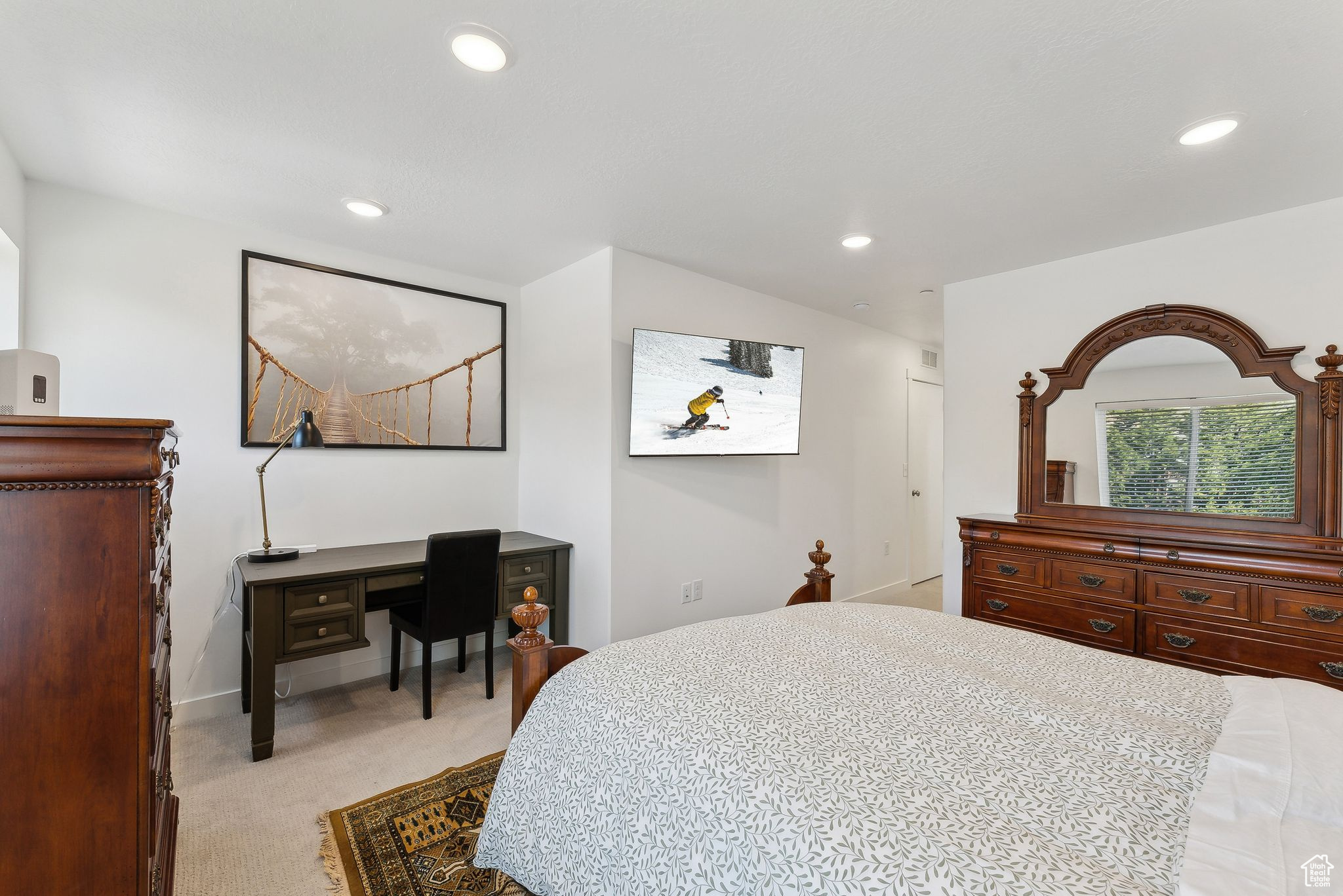 306 W AZURE SKY LN