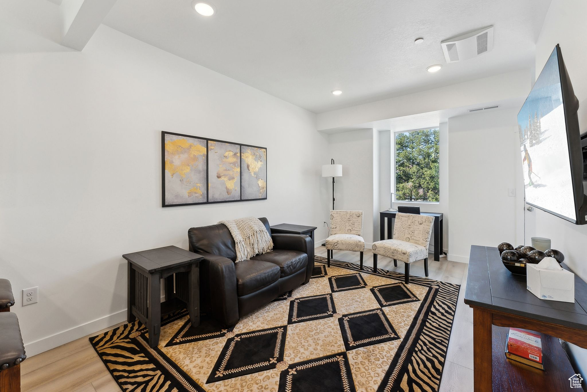 306 W AZURE SKY LN