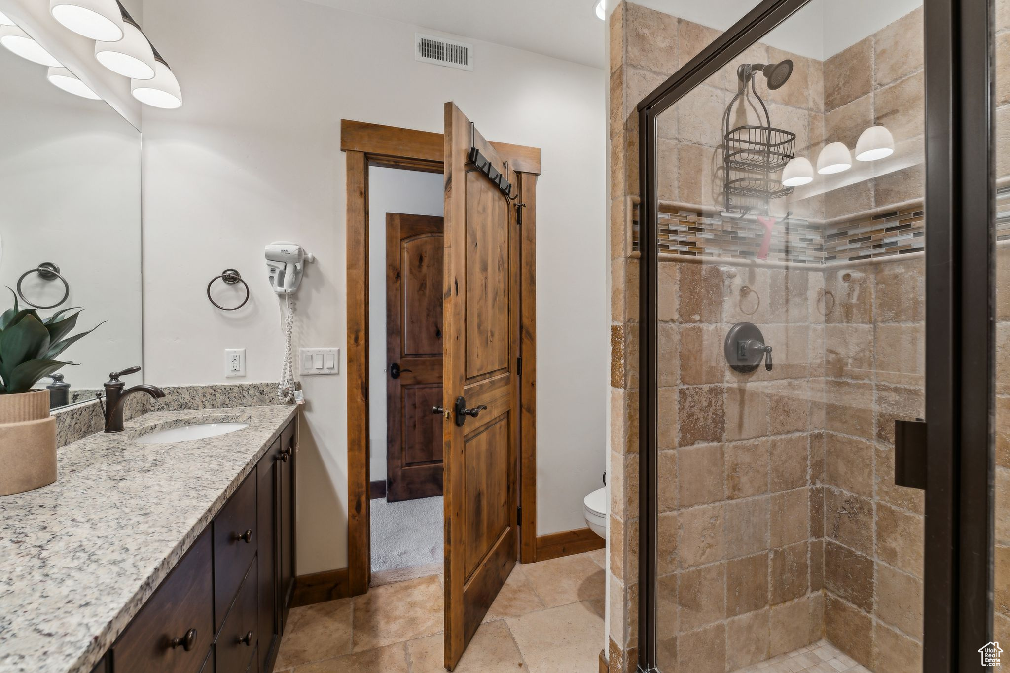 9855 N N VISTA DR #104