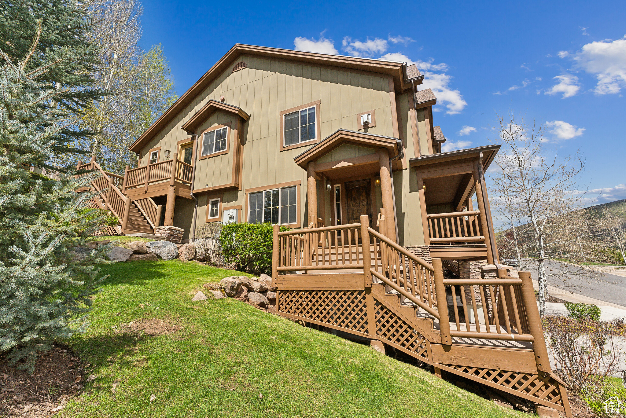 3029 CANYON LINKS DR