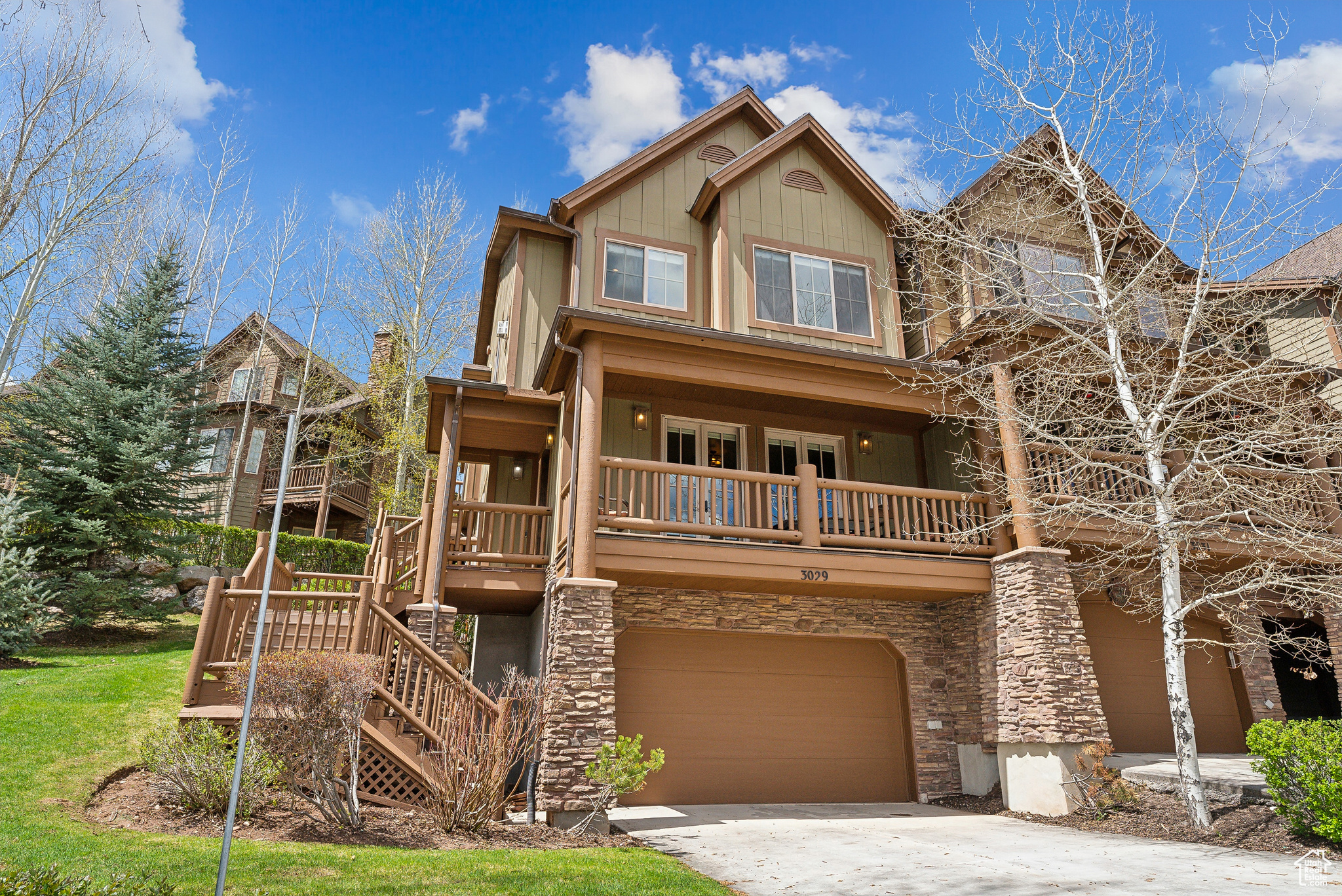 3029 CANYON LINKS DR
