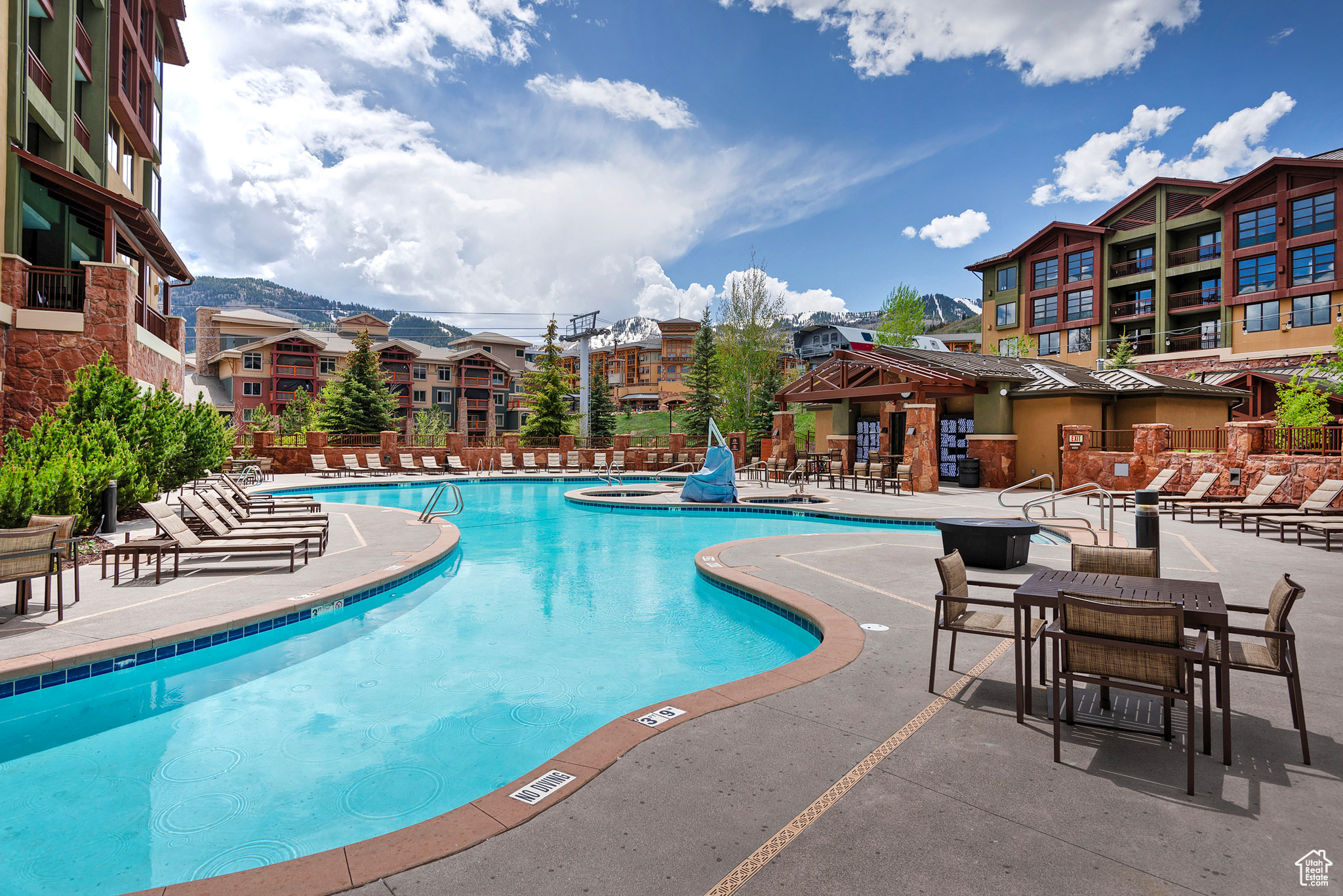 3855 GRAND SUMMIT DR #456 Q2