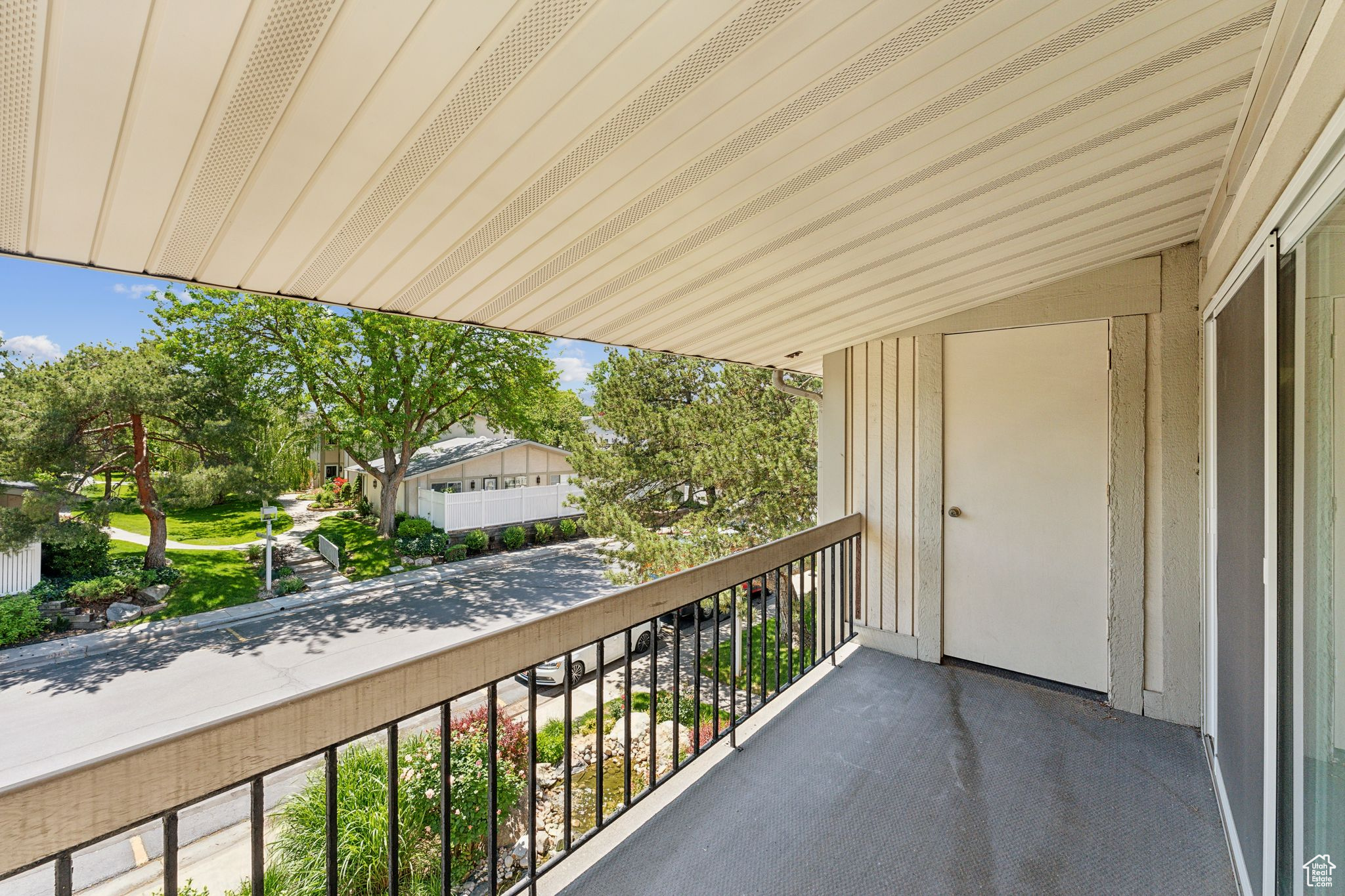 1697 E WOODBRIDGE DR #6