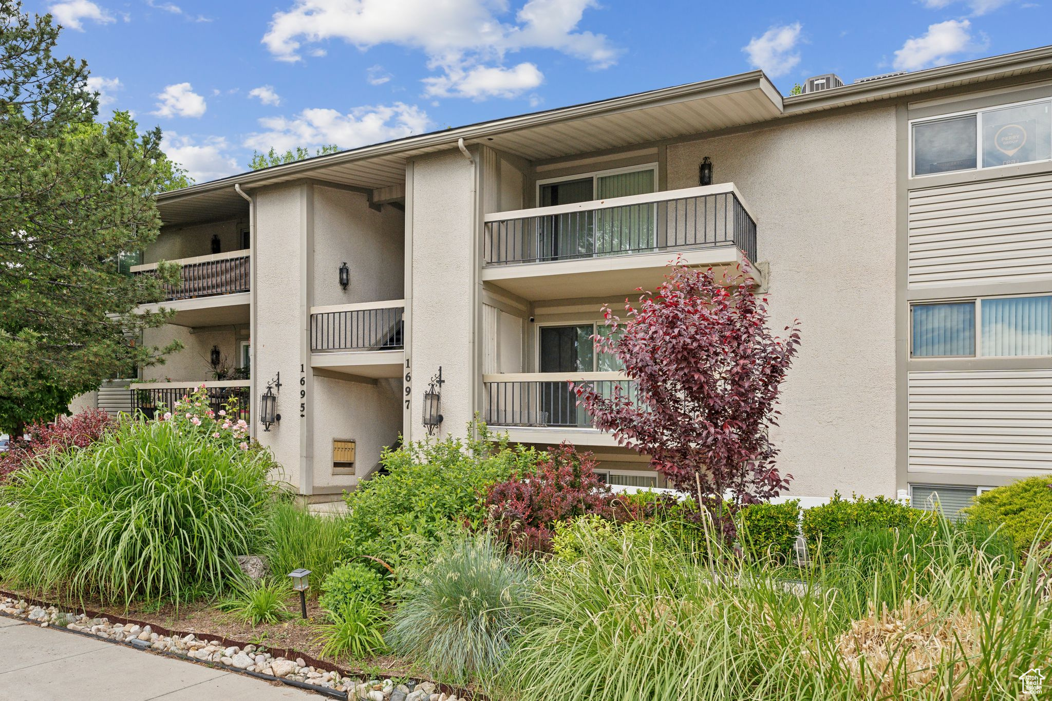 1697 E WOODBRIDGE DR #6