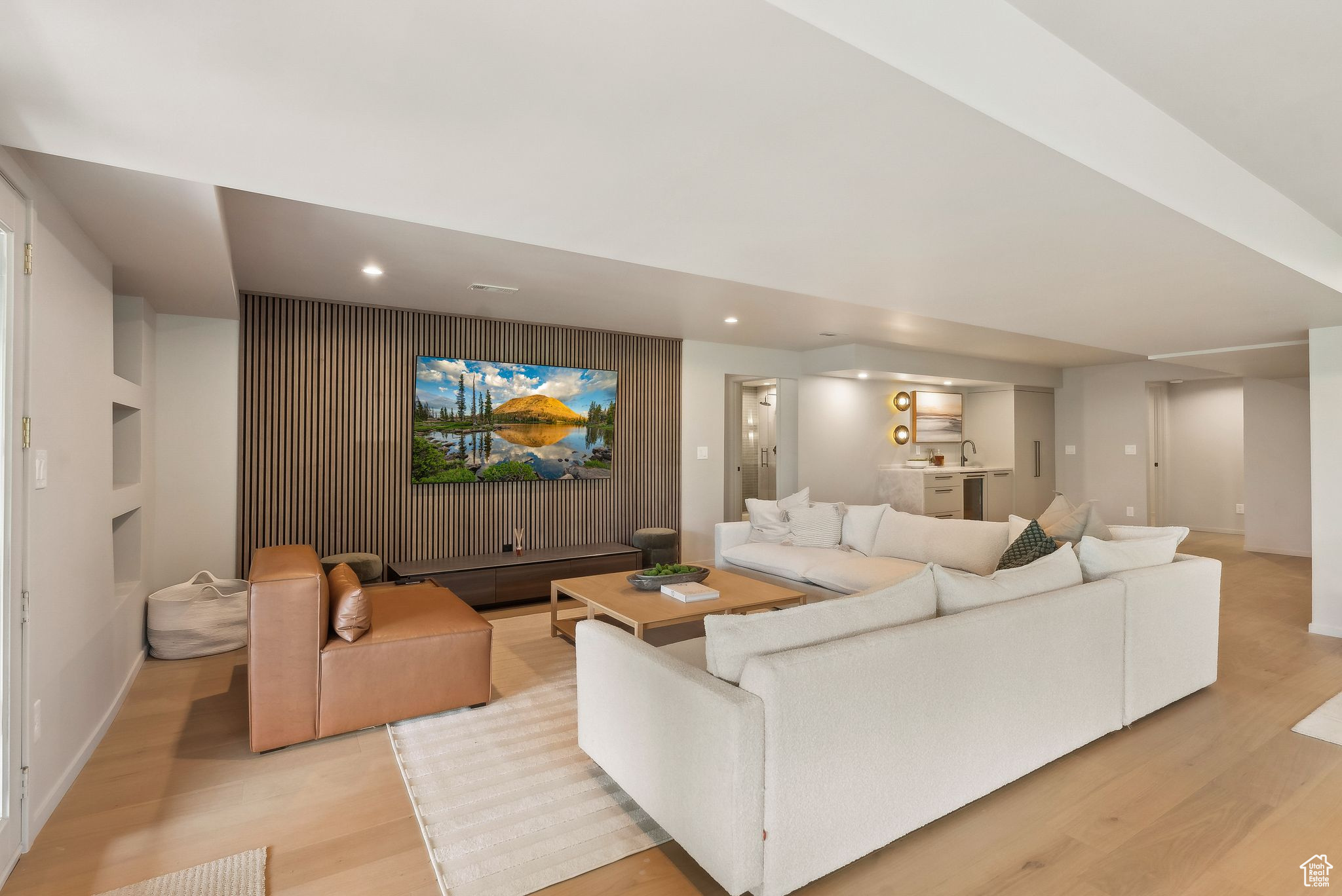 2655 E HIAWATHA CIR
