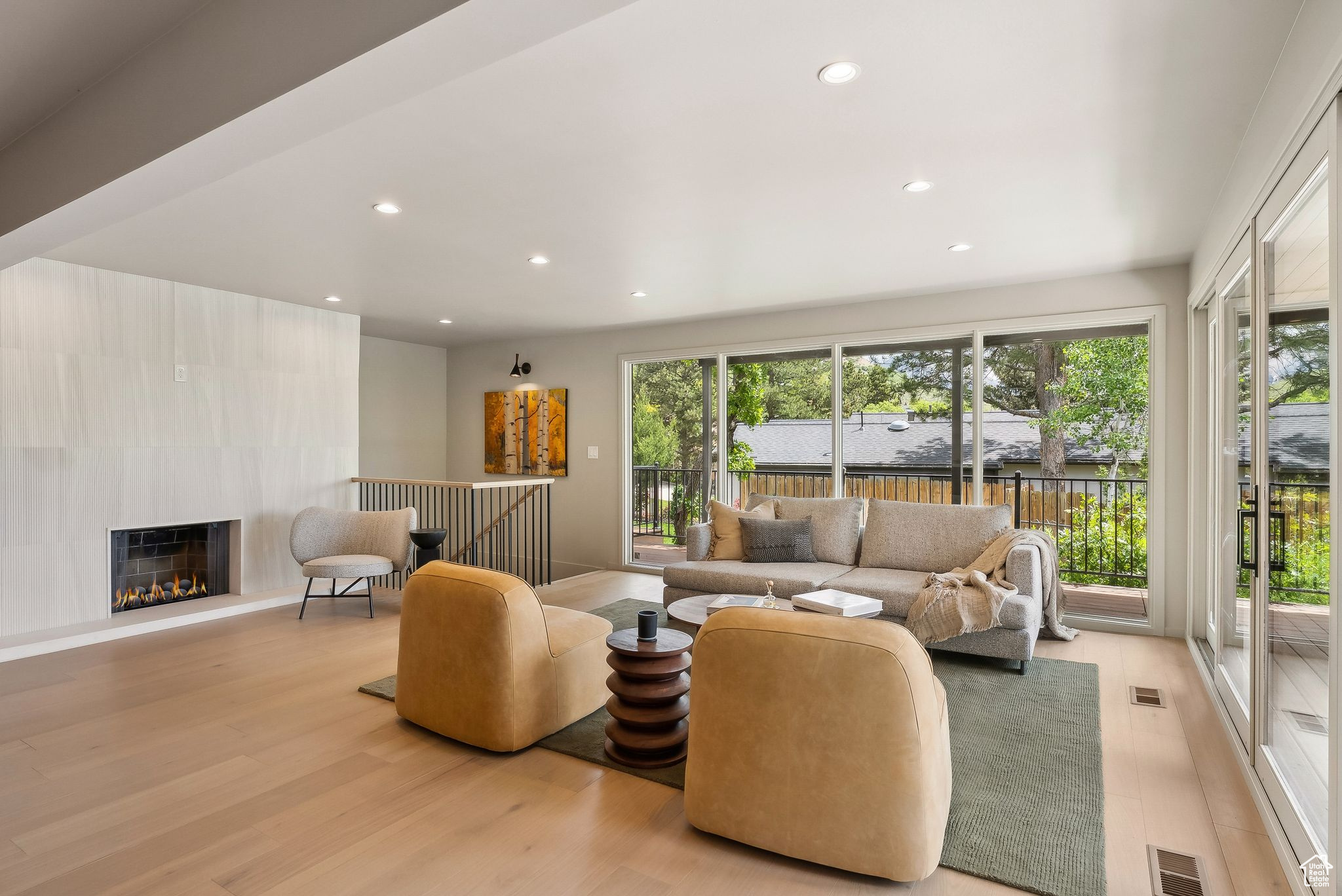 2655 E HIAWATHA CIR