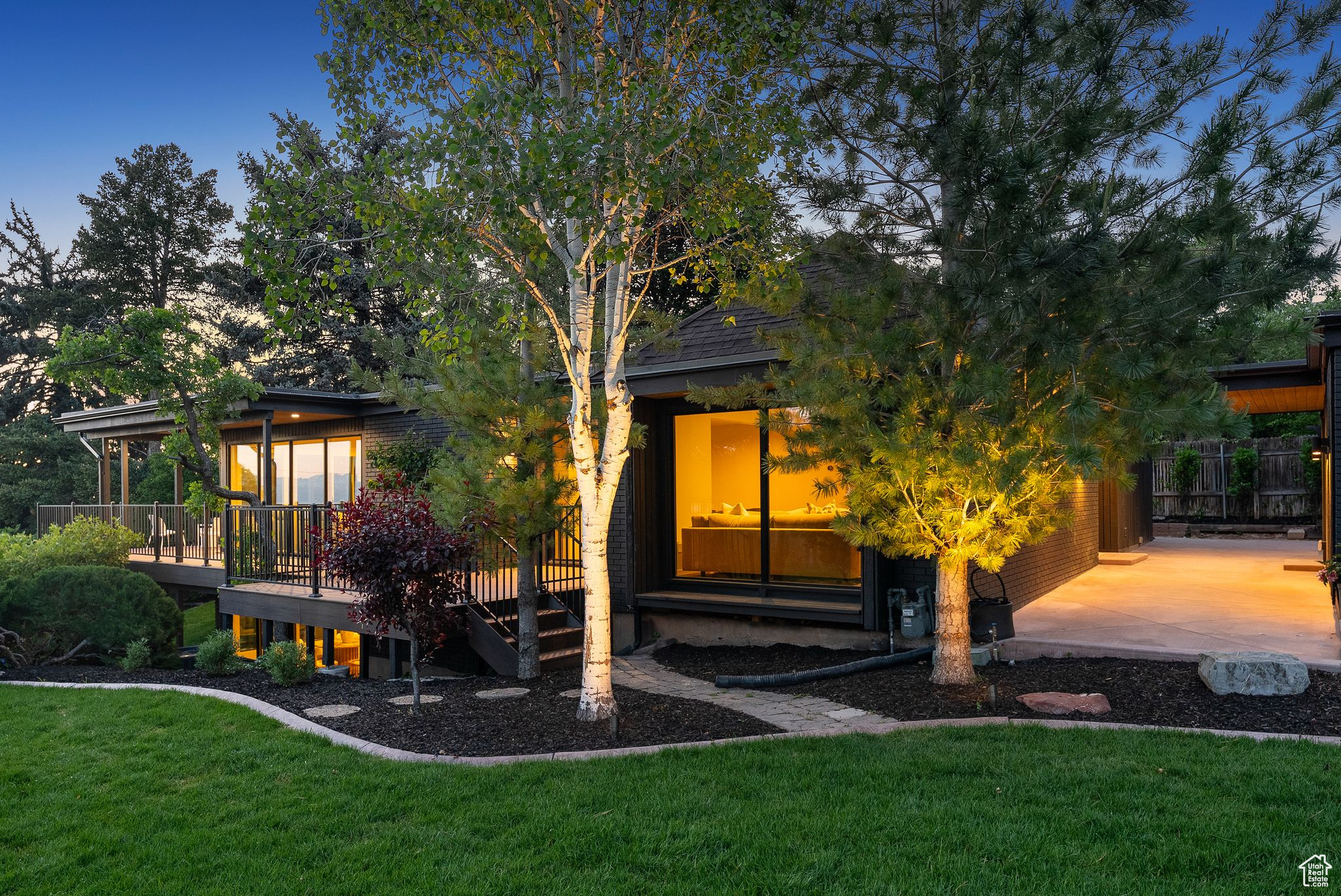 2655 E HIAWATHA CIR