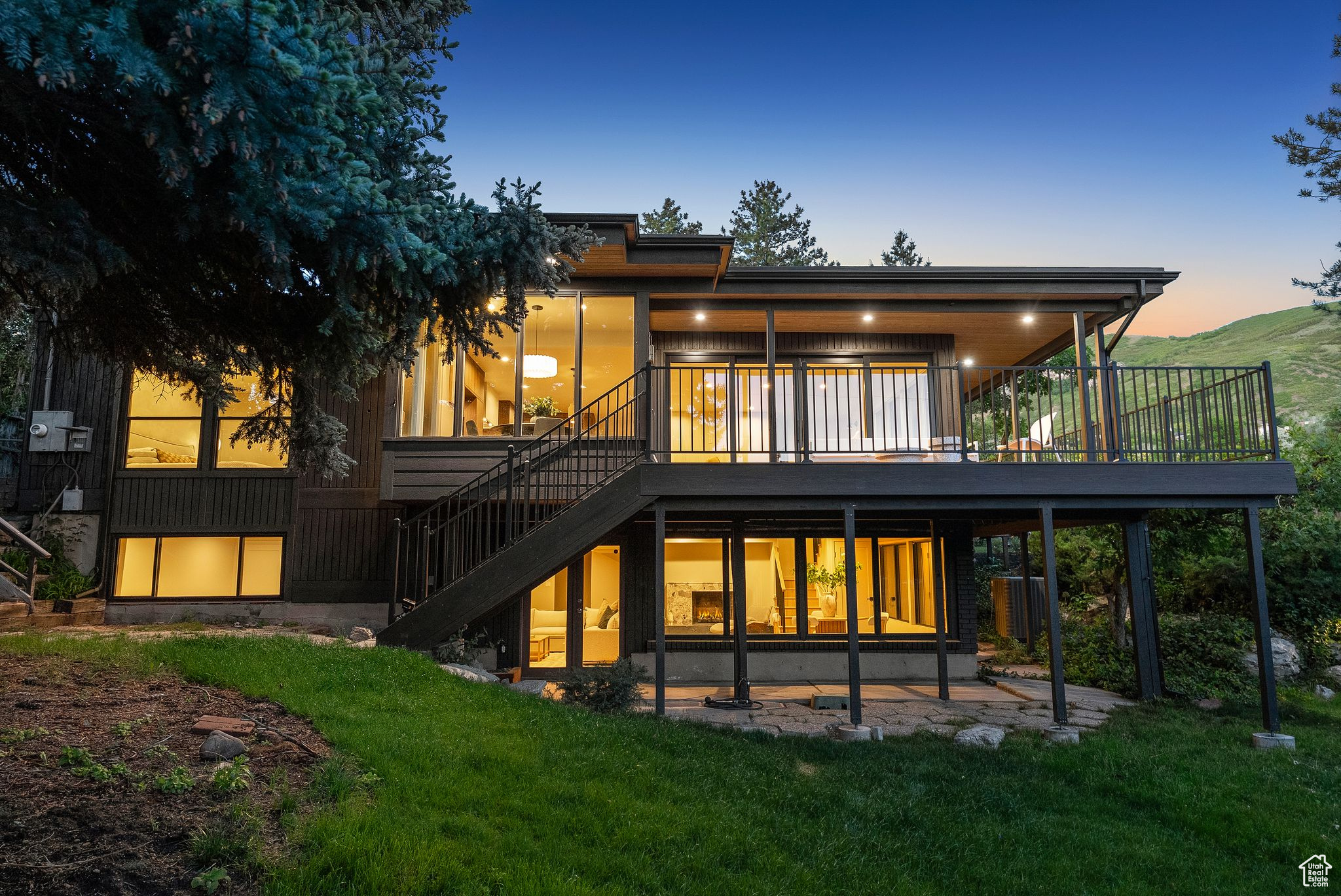2655 E HIAWATHA CIR