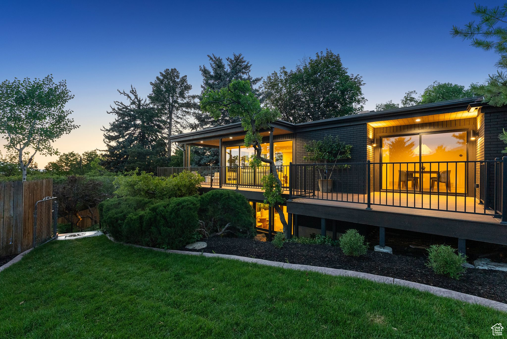 2655 E HIAWATHA CIR