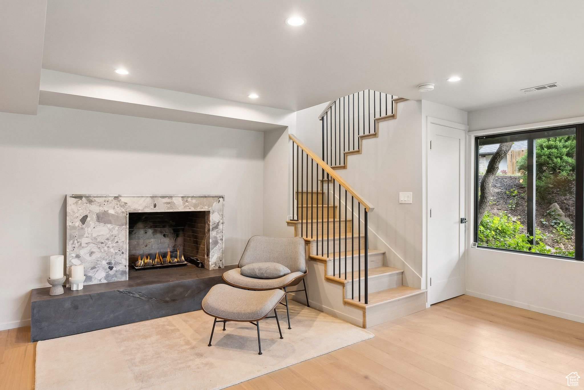 2655 E HIAWATHA CIR
