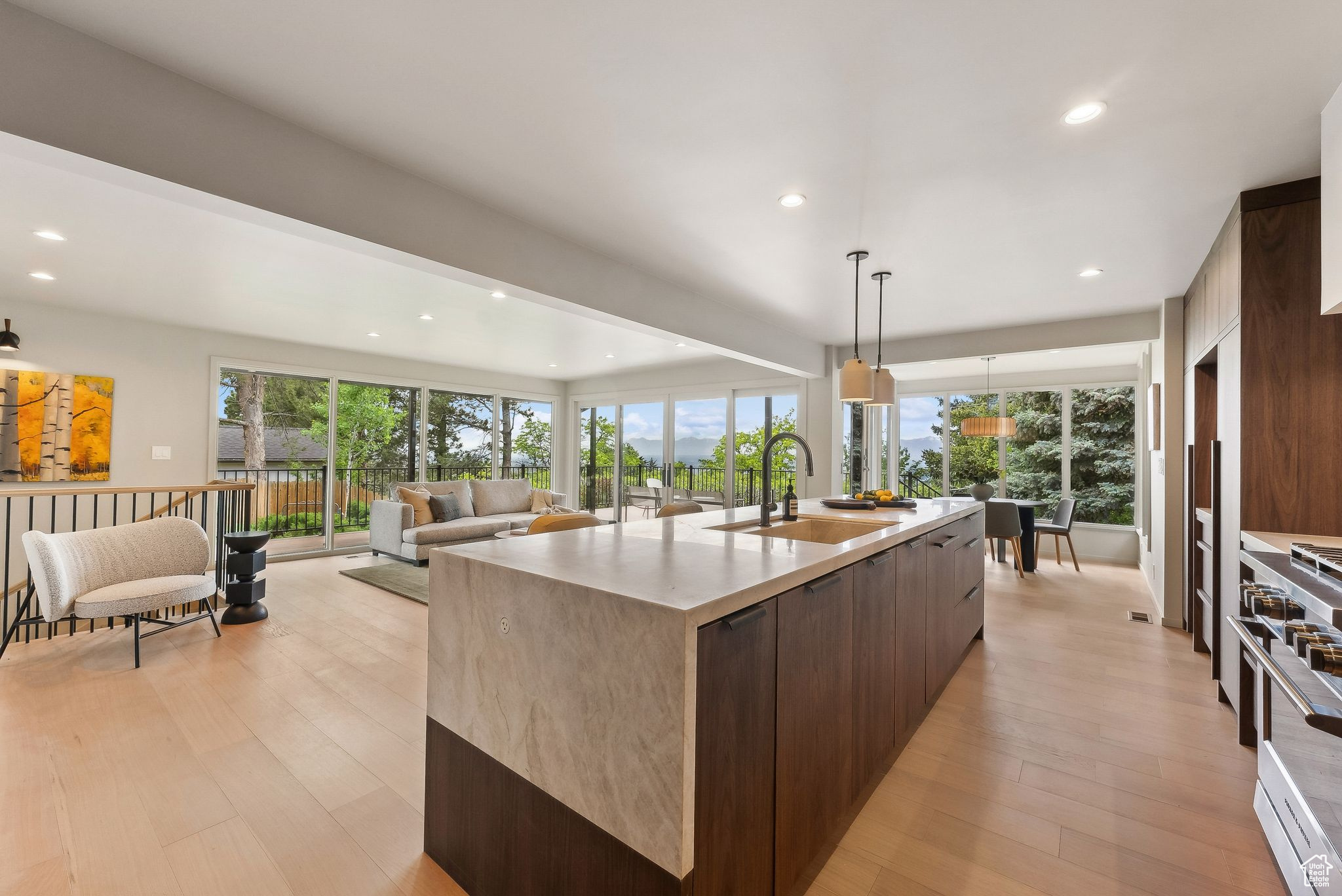 2655 E HIAWATHA CIR