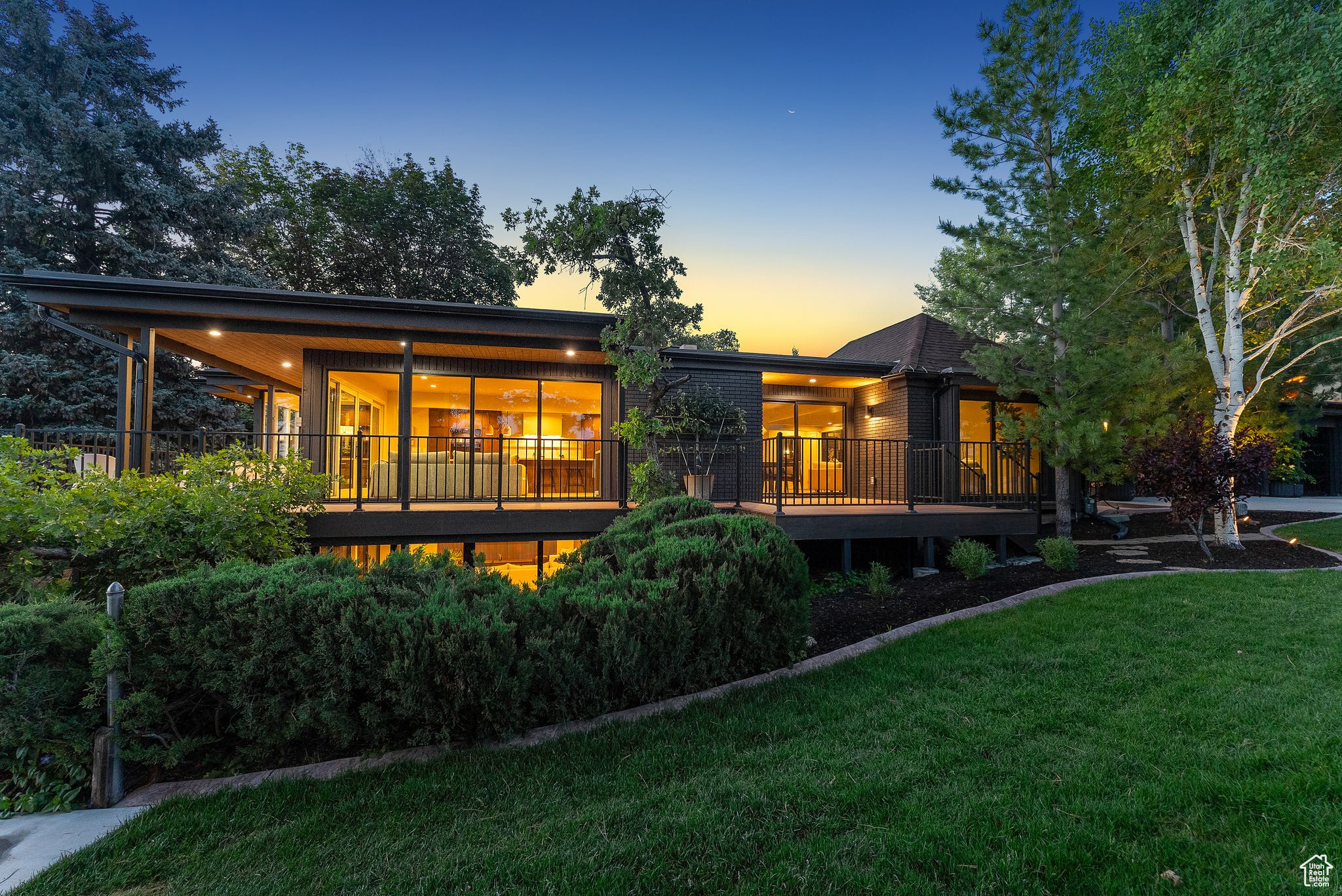 2655 E HIAWATHA CIR