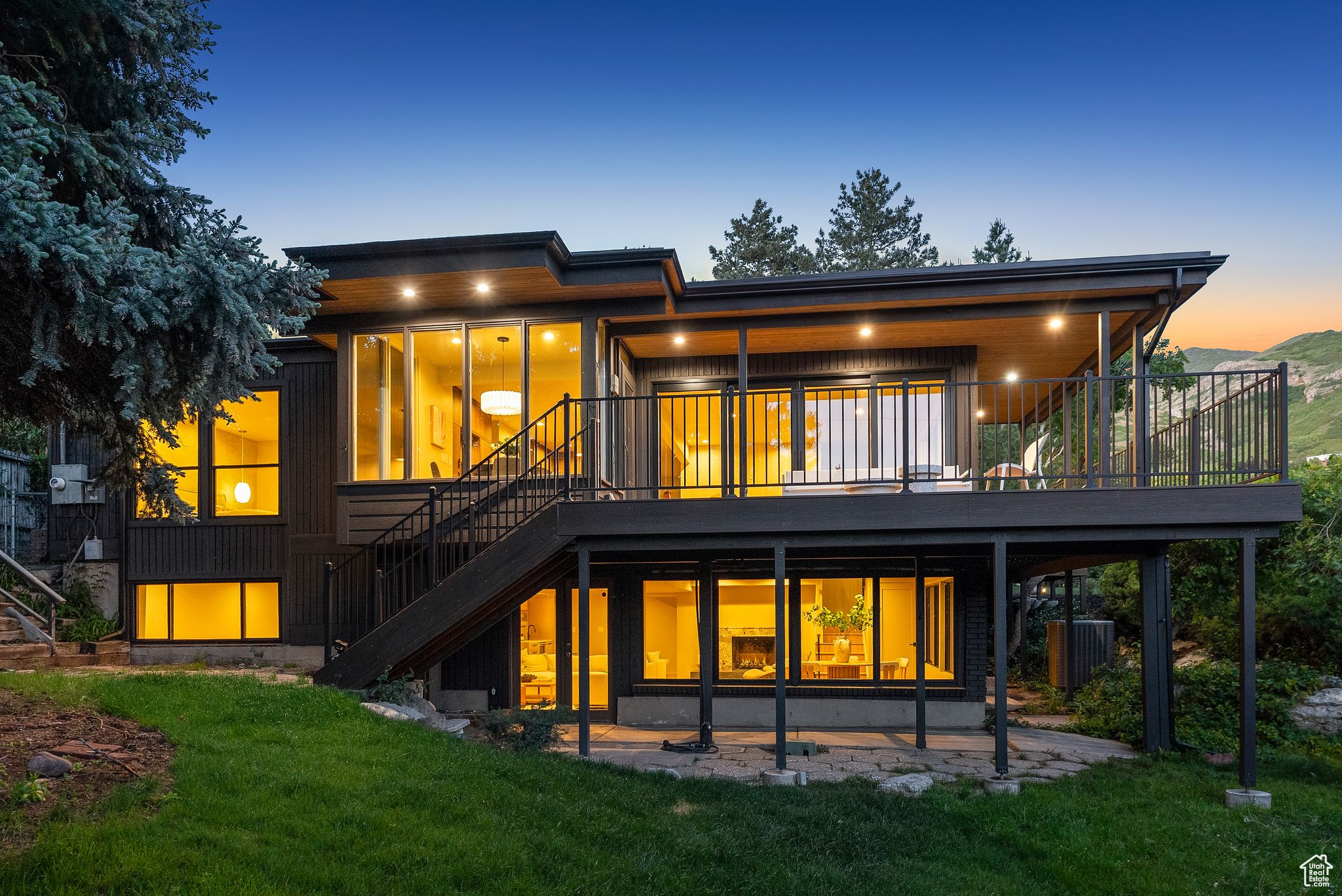 2655 E HIAWATHA CIR