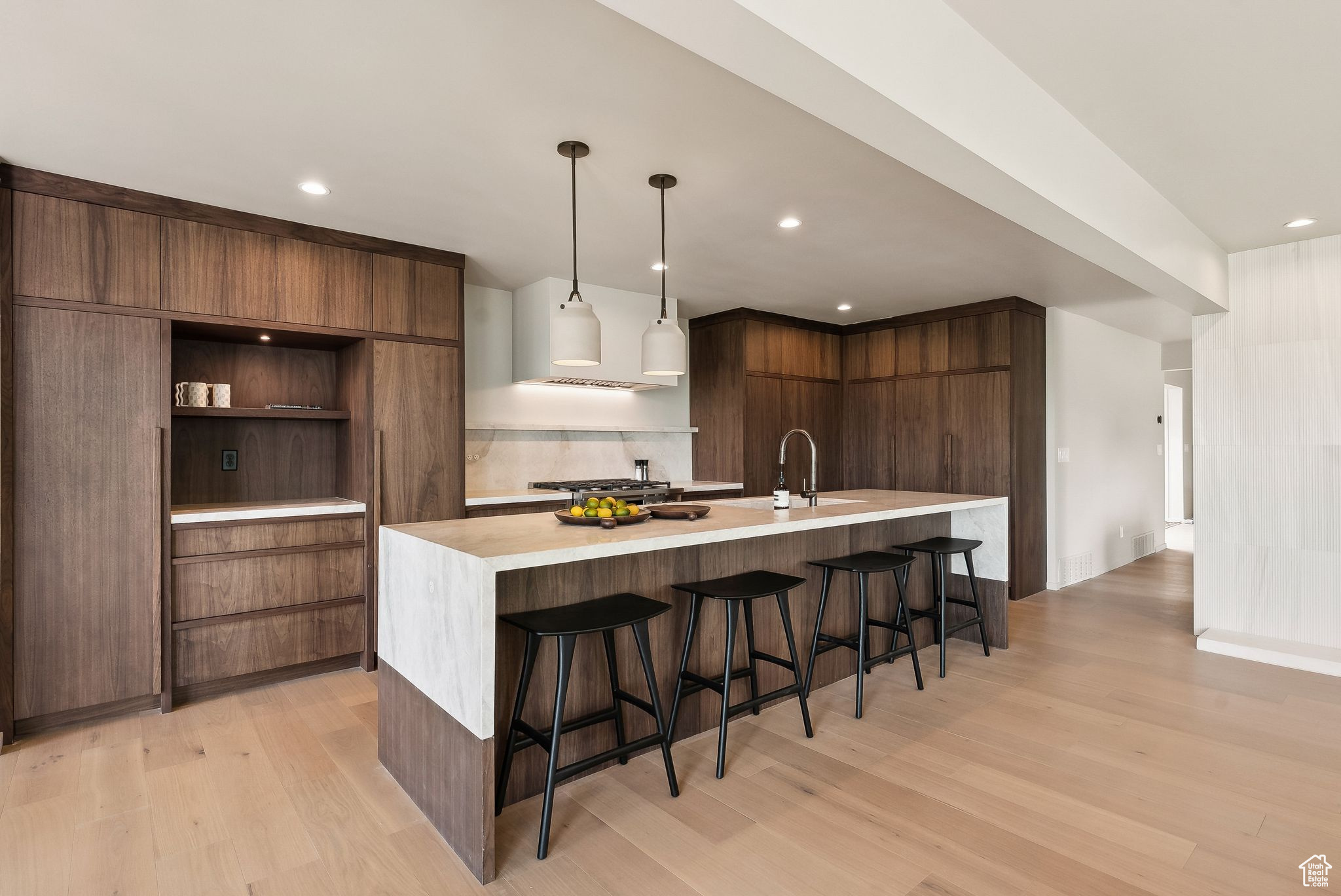 2655 E HIAWATHA CIR