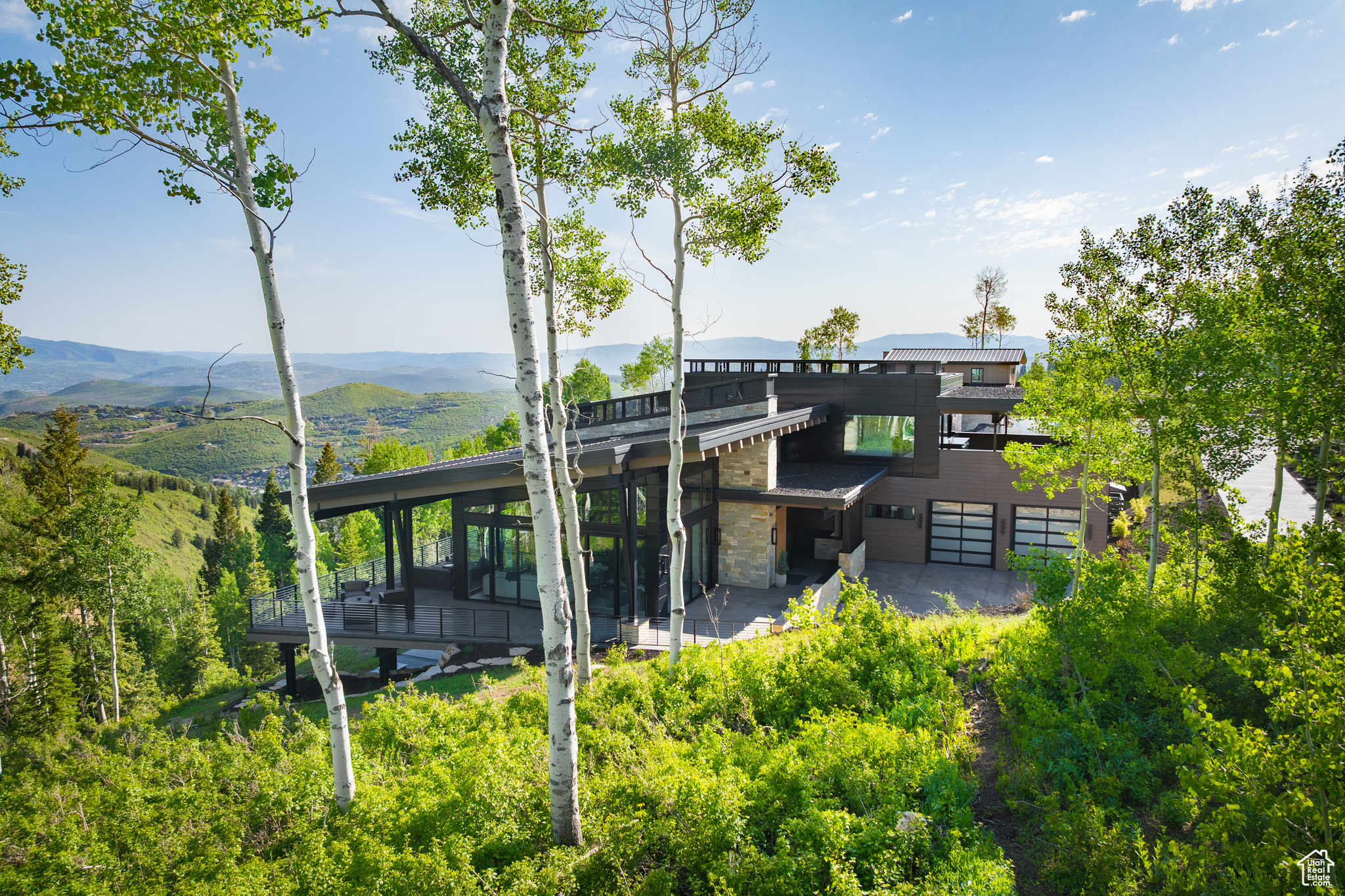 8903 MOONSHADOW CT