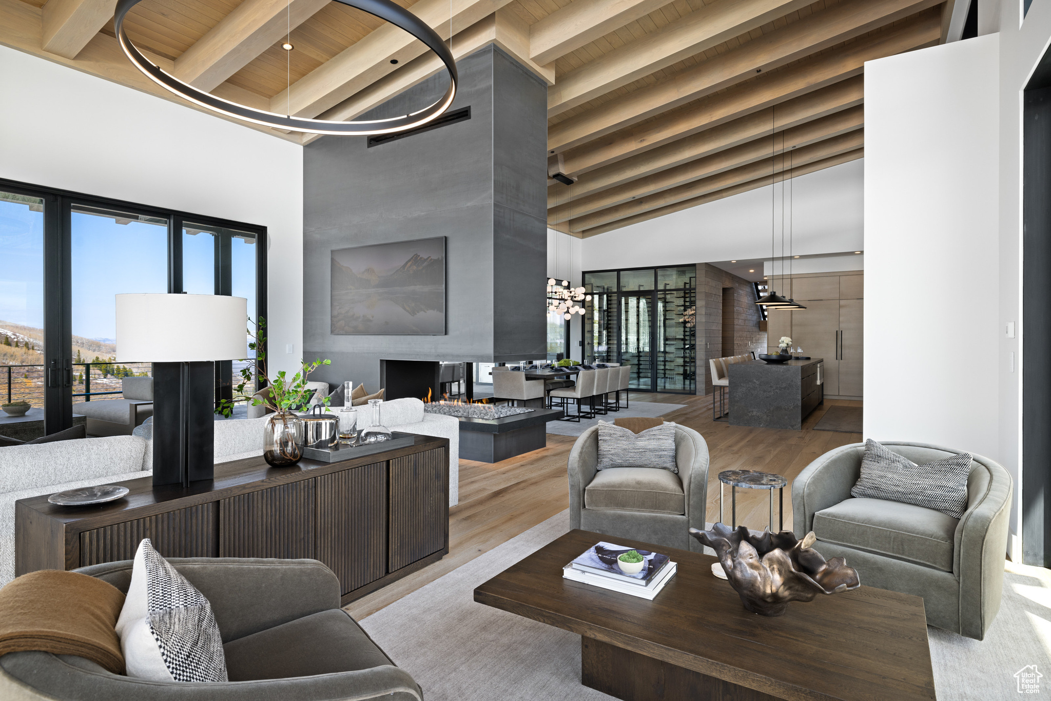 8903 MOONSHADOW CT
