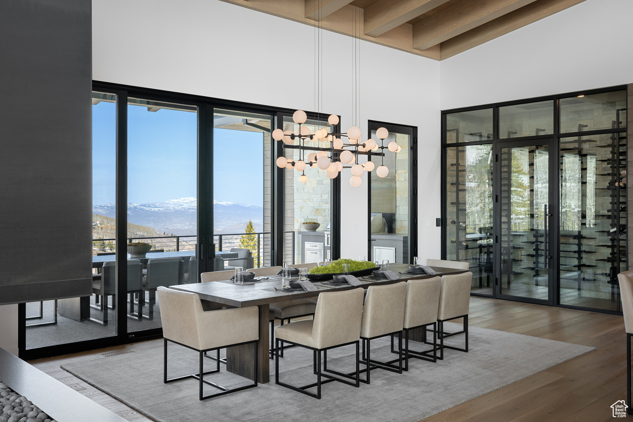 8903 MOONSHADOW CT
