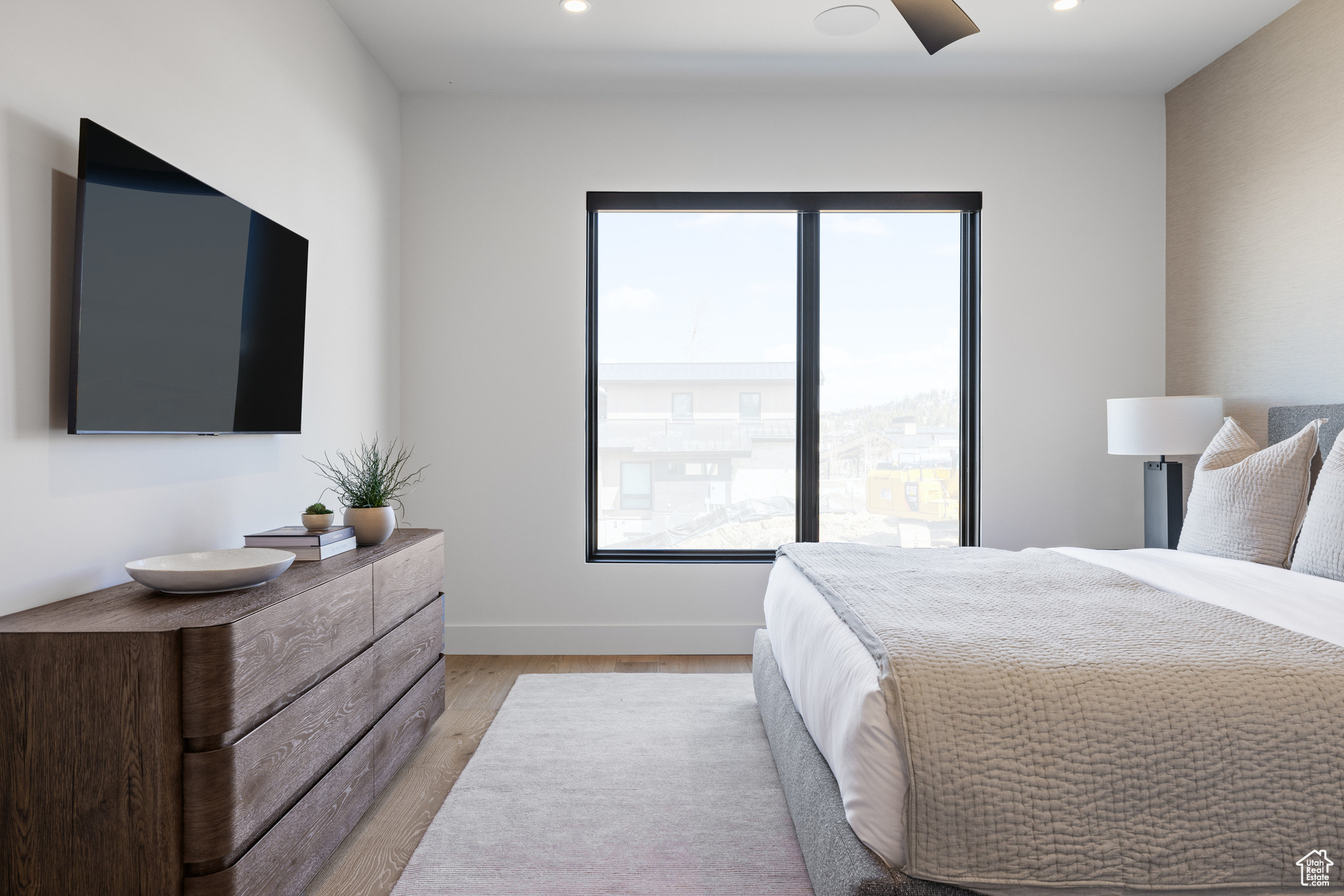 8903 MOONSHADOW CT