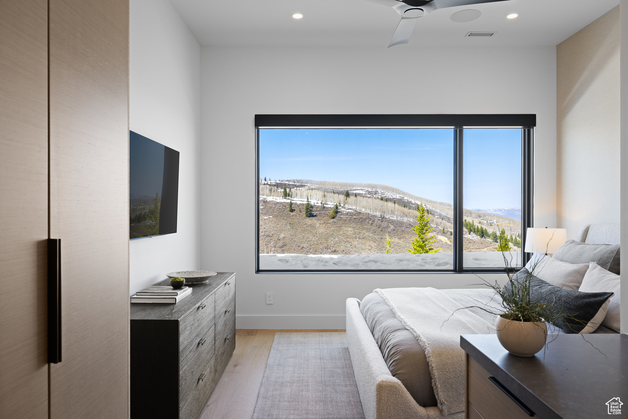 8903 MOONSHADOW CT