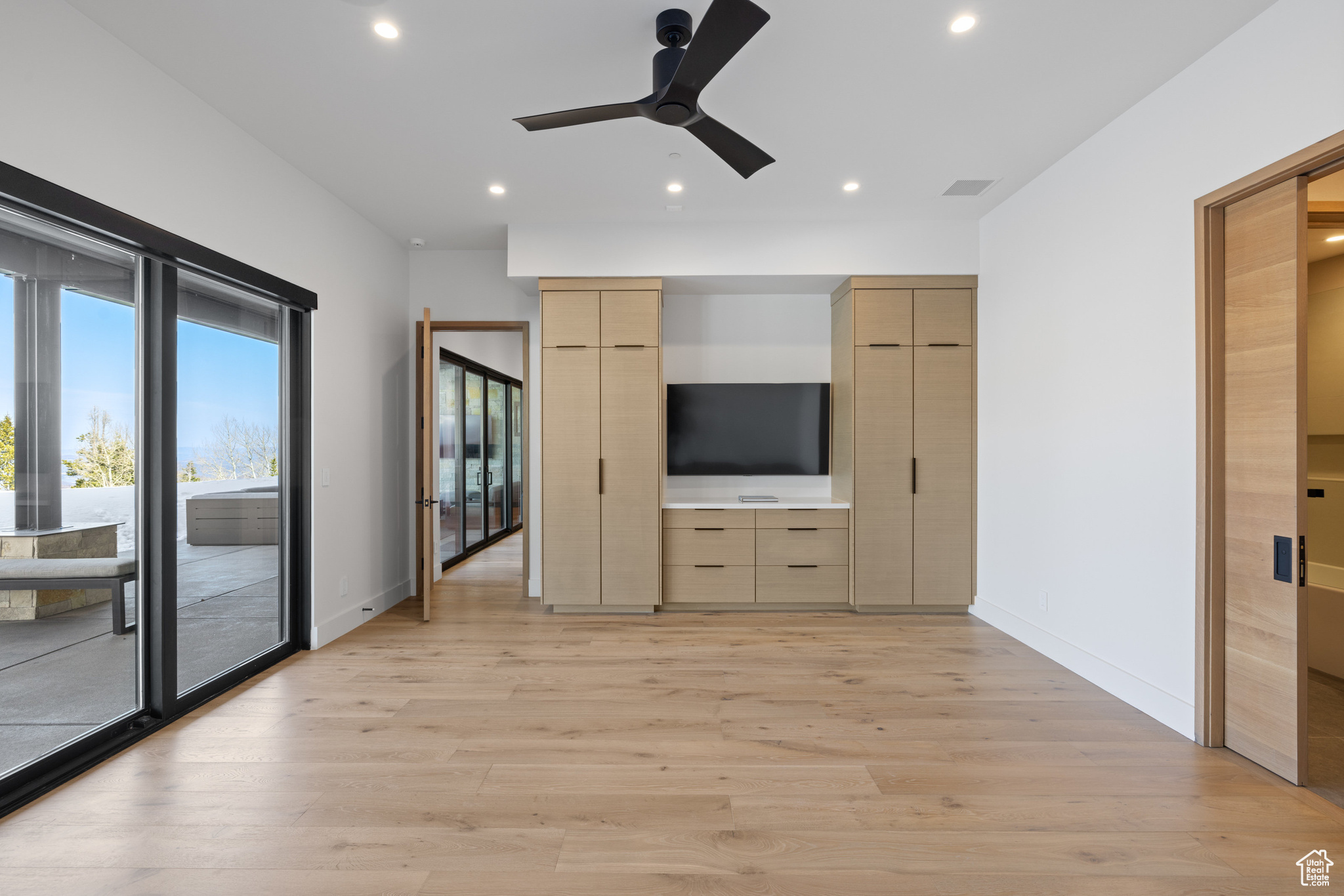 8903 MOONSHADOW CT
