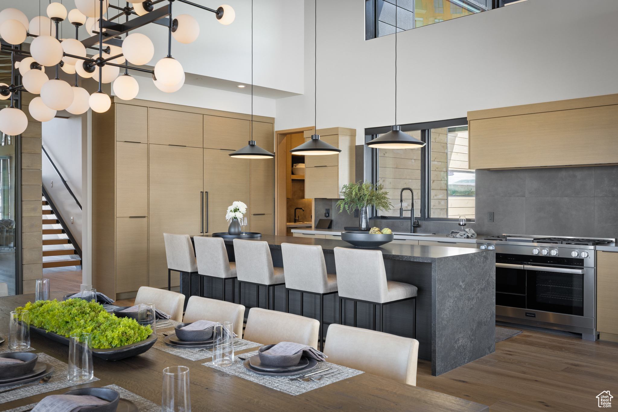 8903 MOONSHADOW CT
