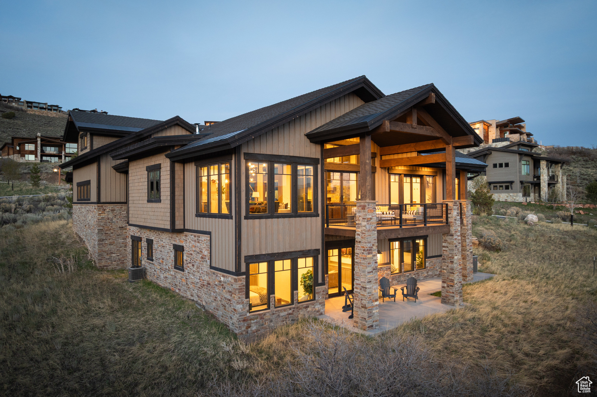 1467 N CHIMNEY ROCK RD