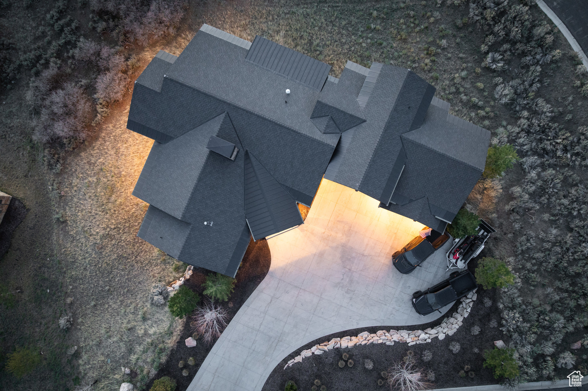 1467 N CHIMNEY ROCK RD