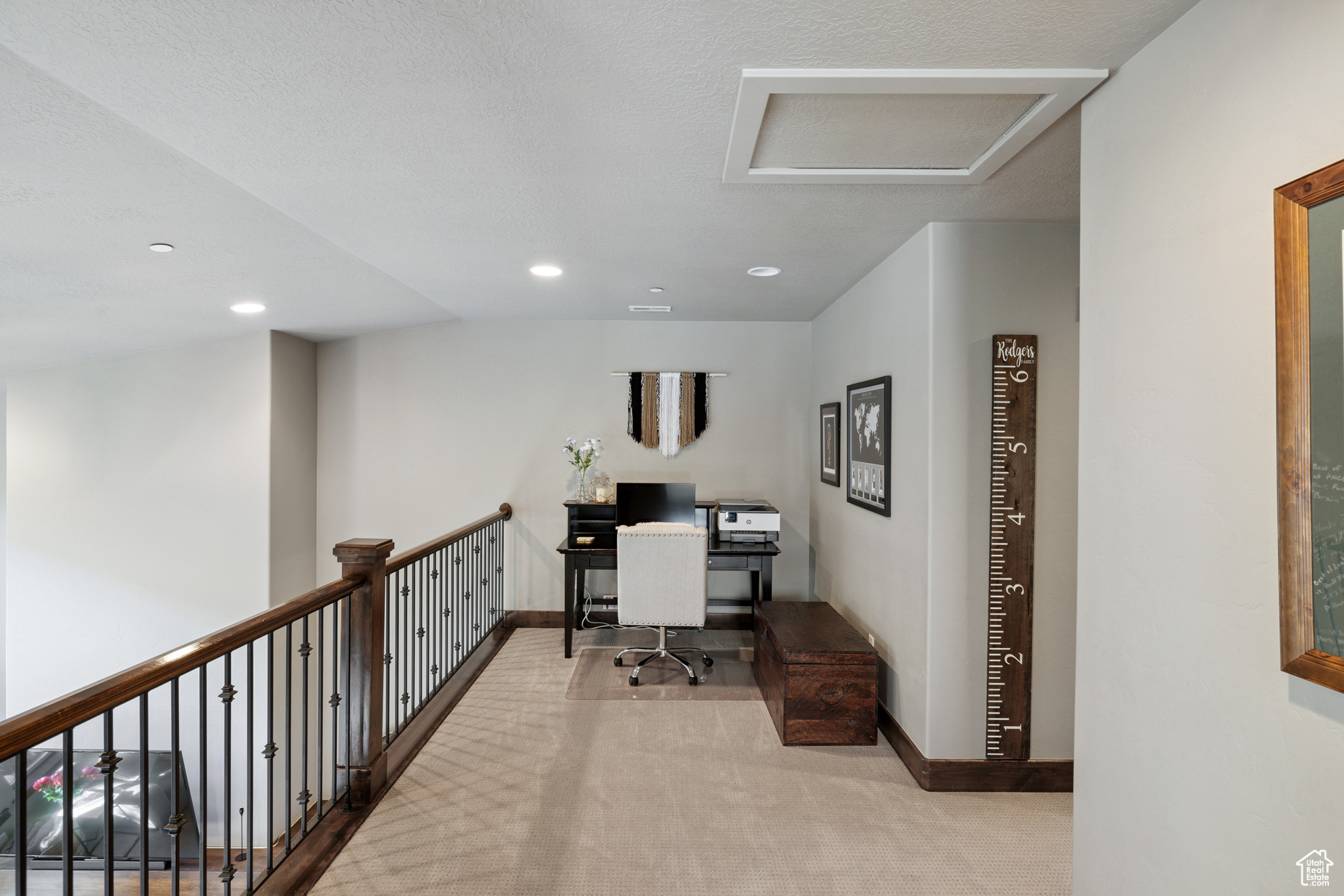 1105 W ABIGAIL DR