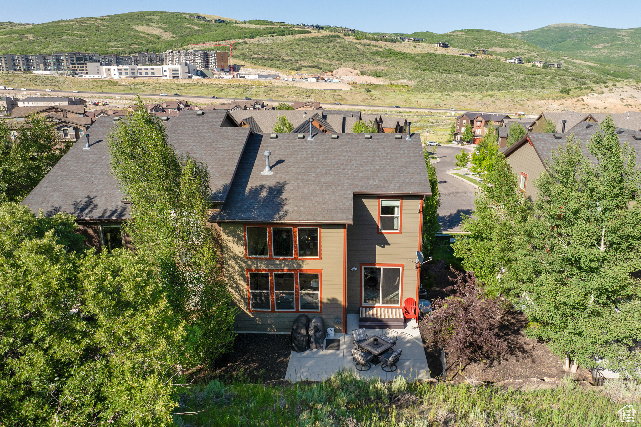 1105 W ABIGAIL DR