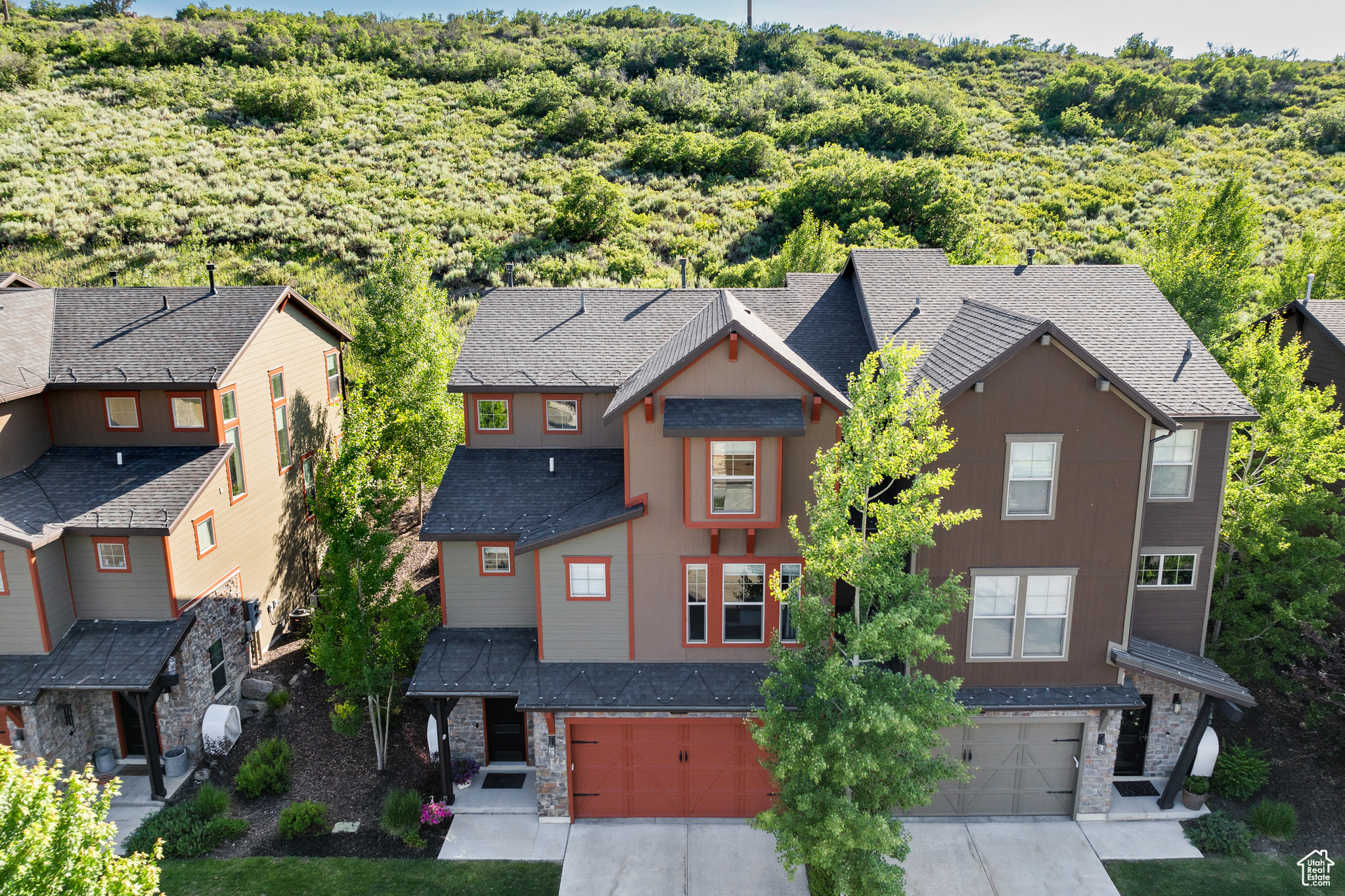 1105 W ABIGAIL DR