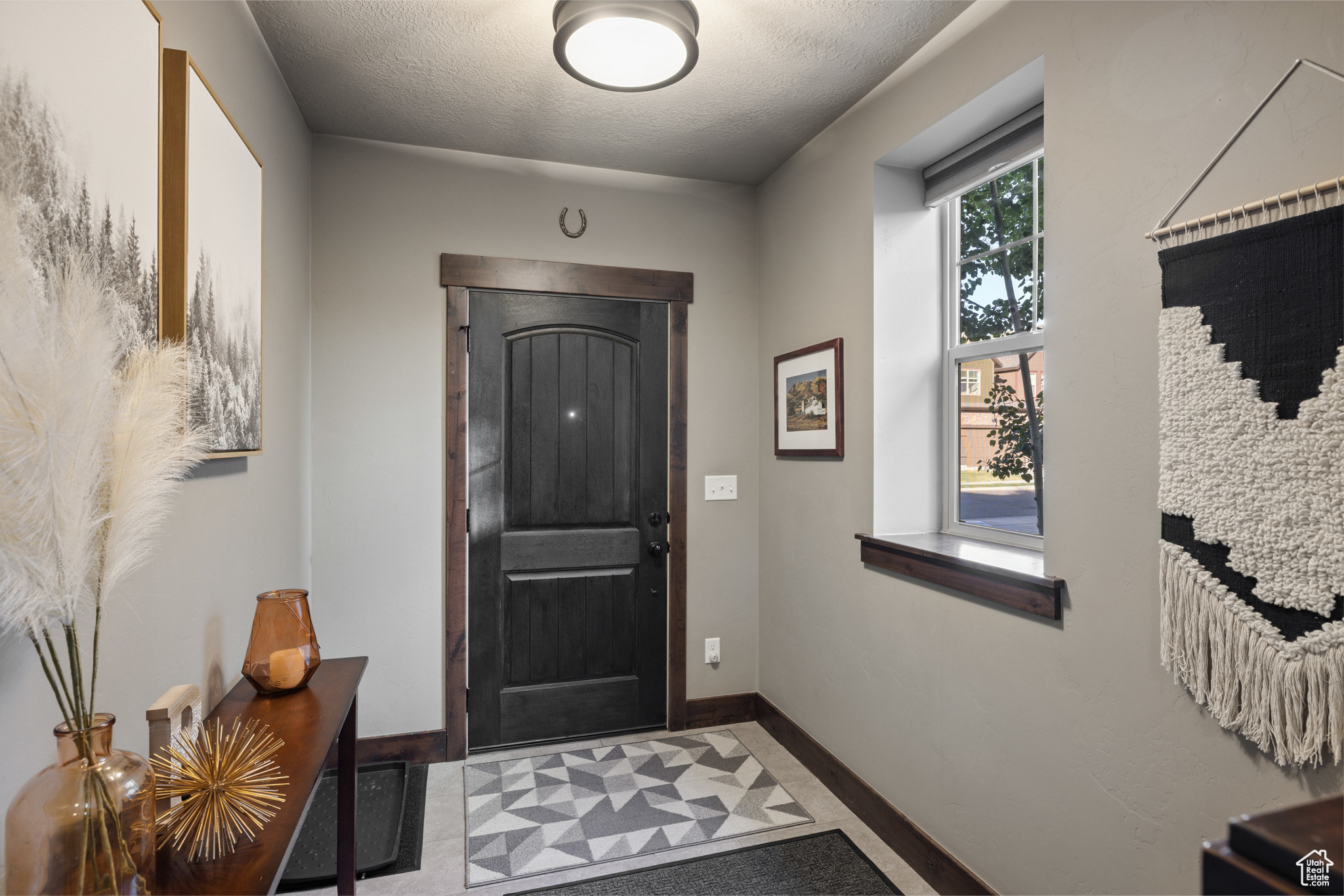 1105 W ABIGAIL DR