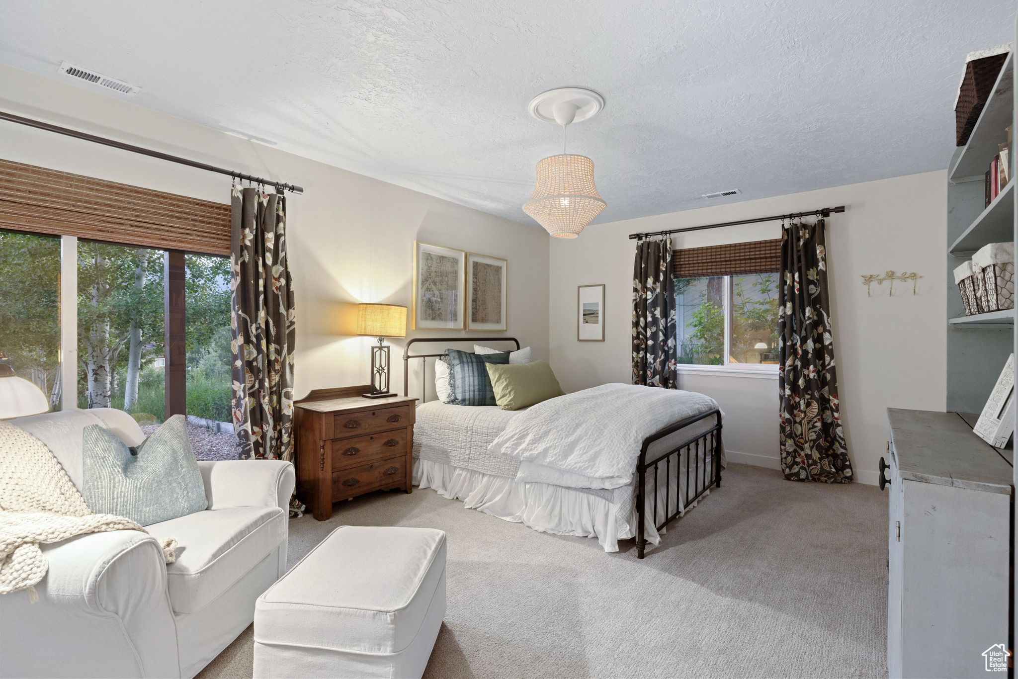3605 W WRANGLER WAY