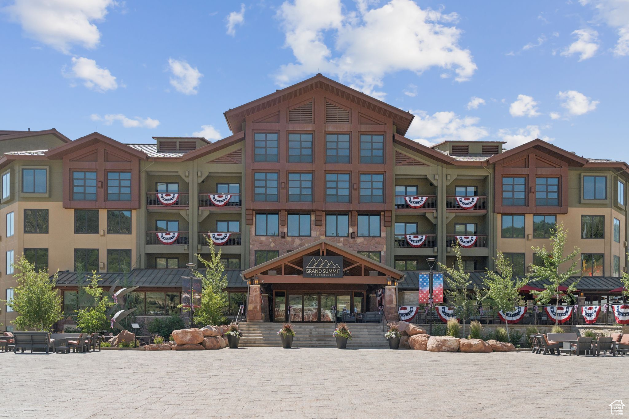 3855 N GRAND SUMMIT DR #550