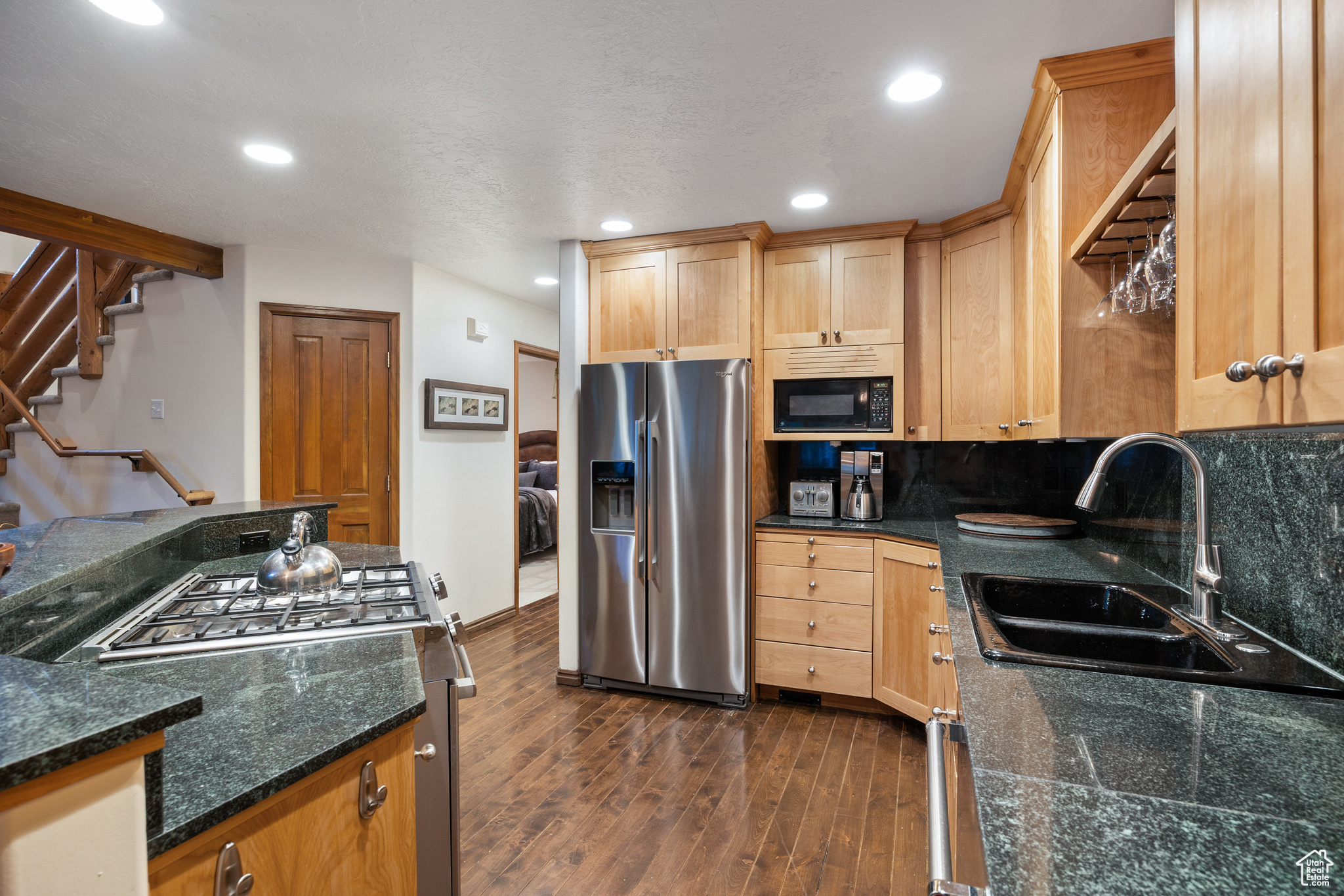 2482 DEER LAKE DR