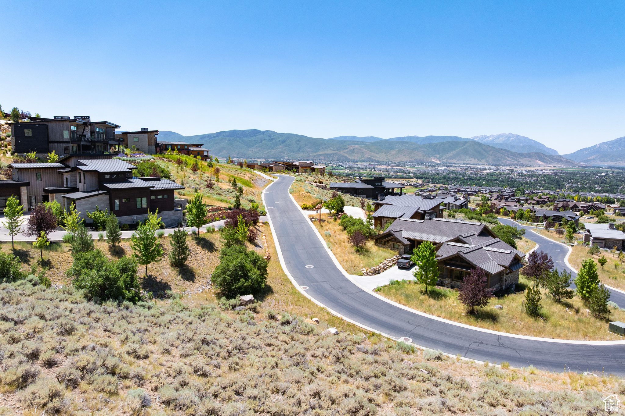 1606 N CHIMNEY ROCK RD