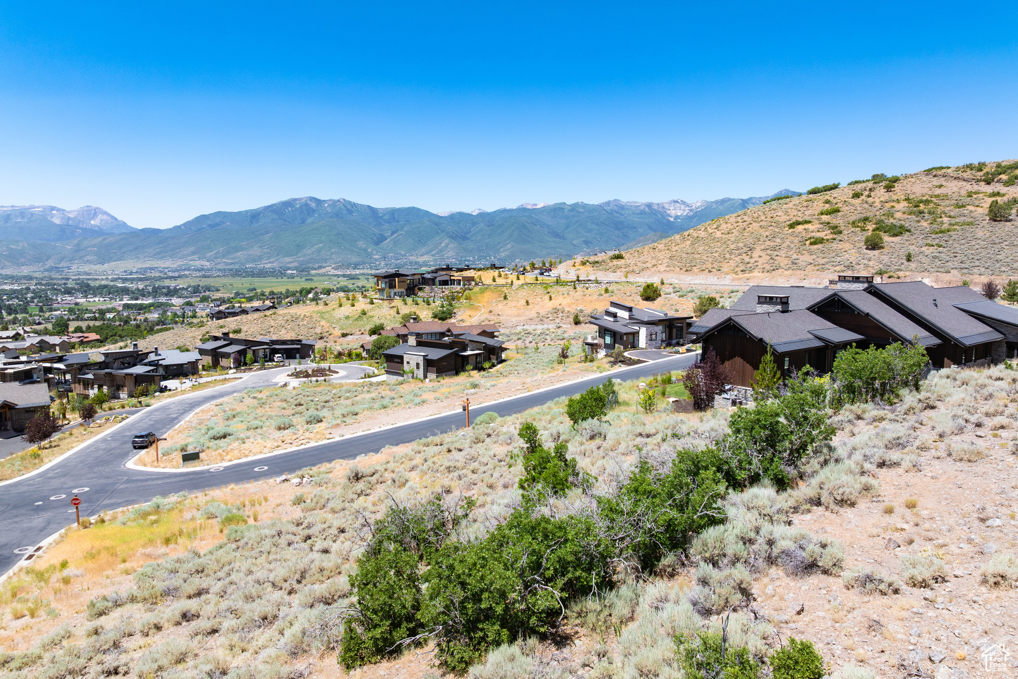 1606 N CHIMNEY ROCK RD