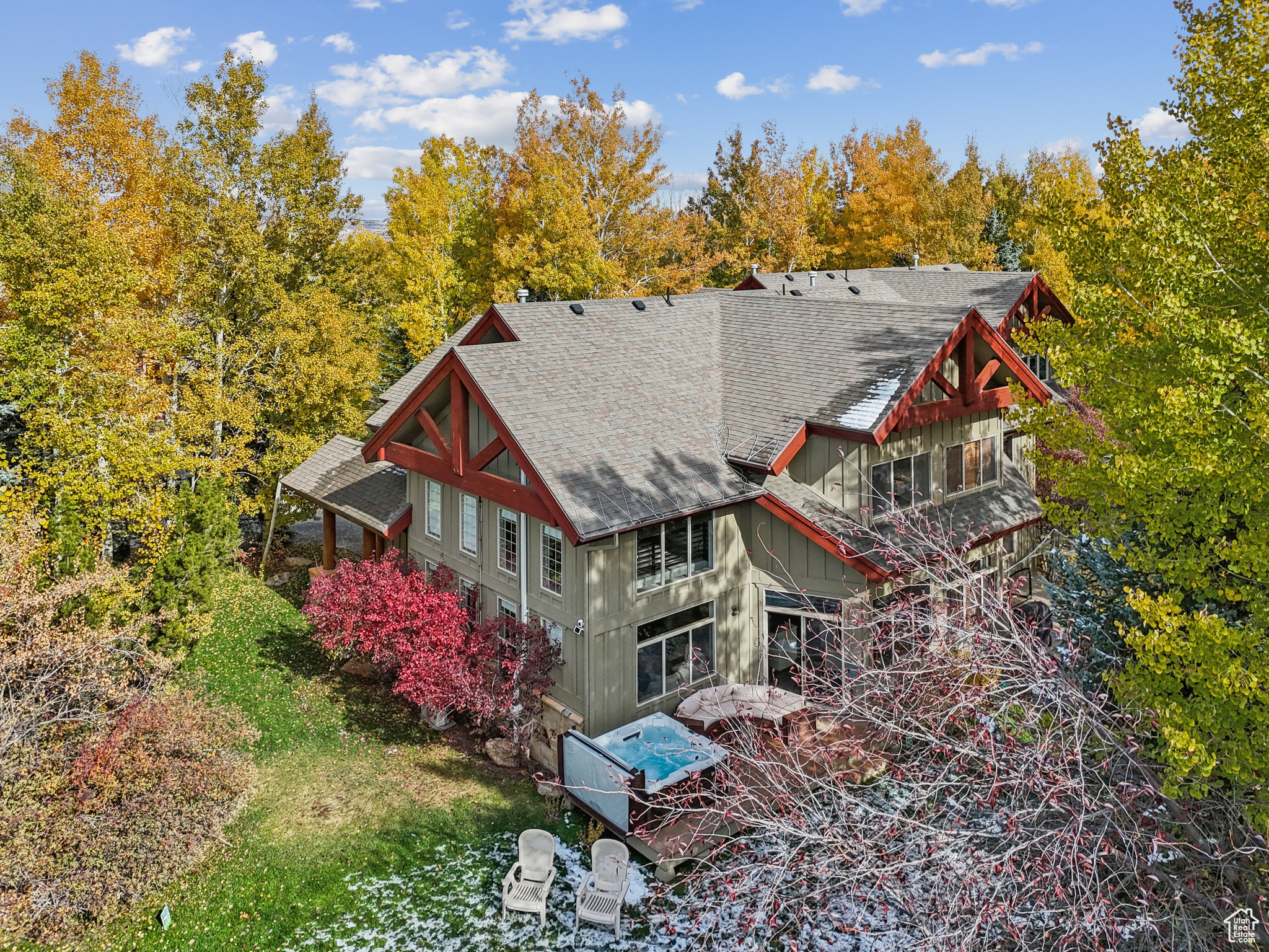 1390 E MEADOW LOOP RD