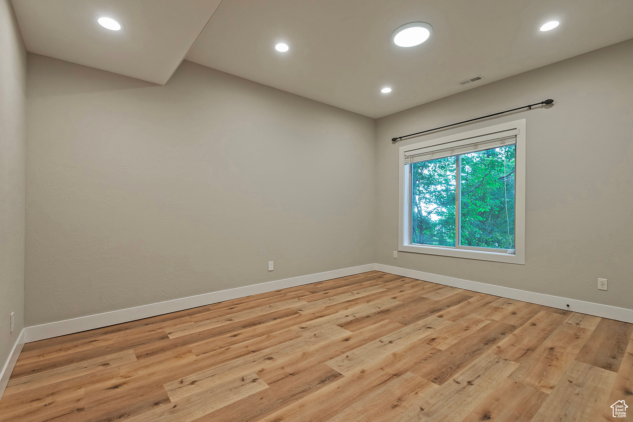 2089 E ROCKLIN DR