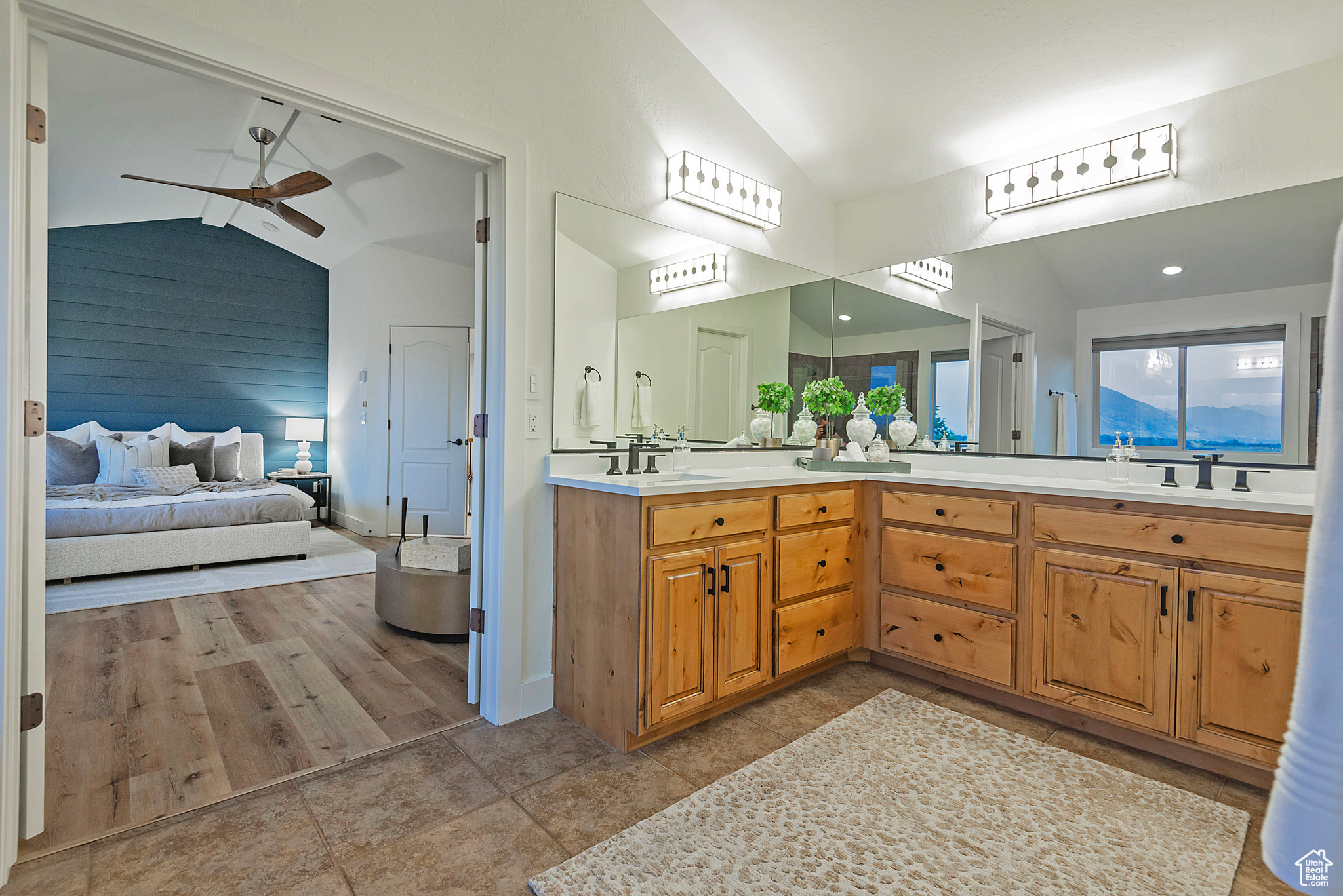 2089 E ROCKLIN DR