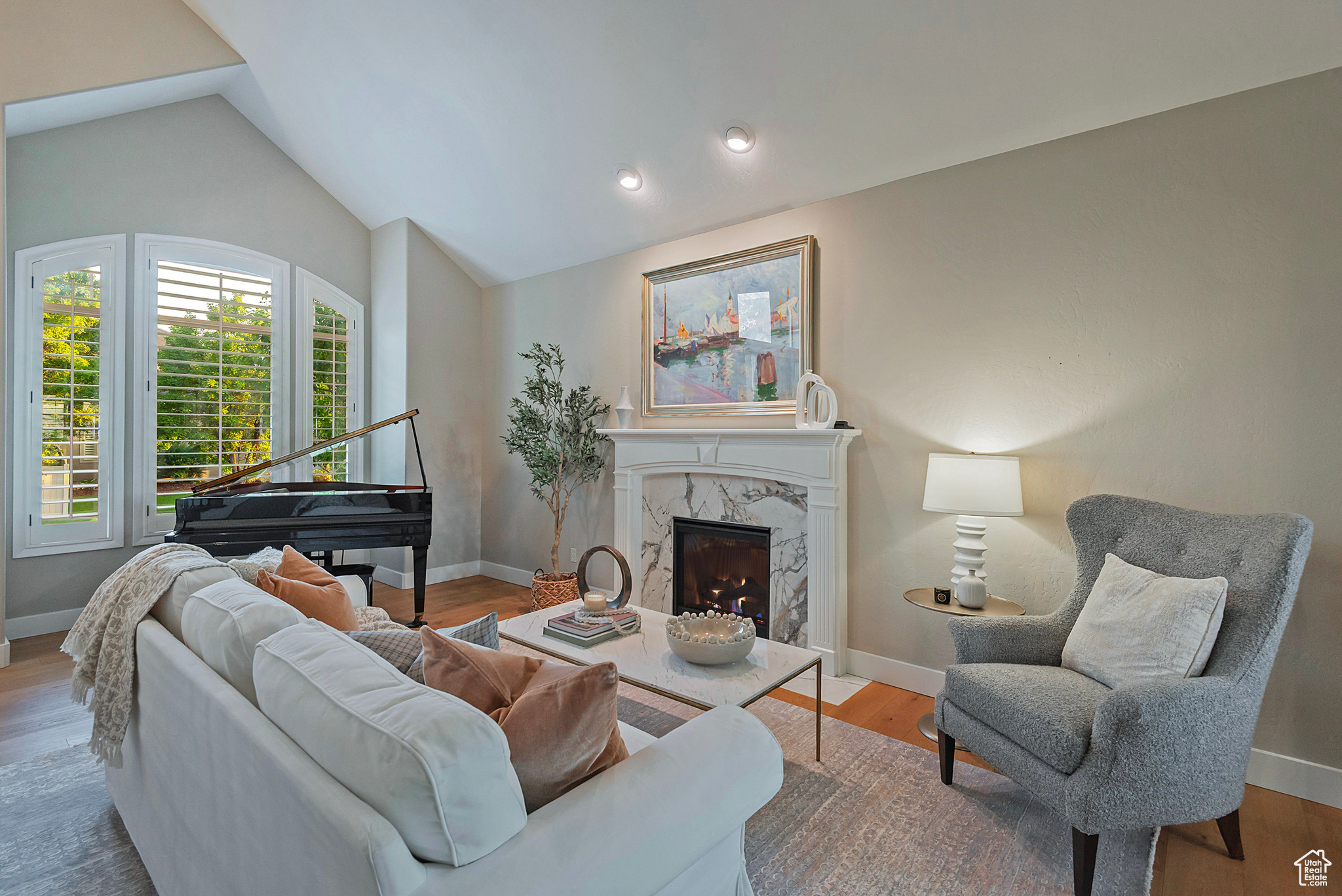 2089 E ROCKLIN DR