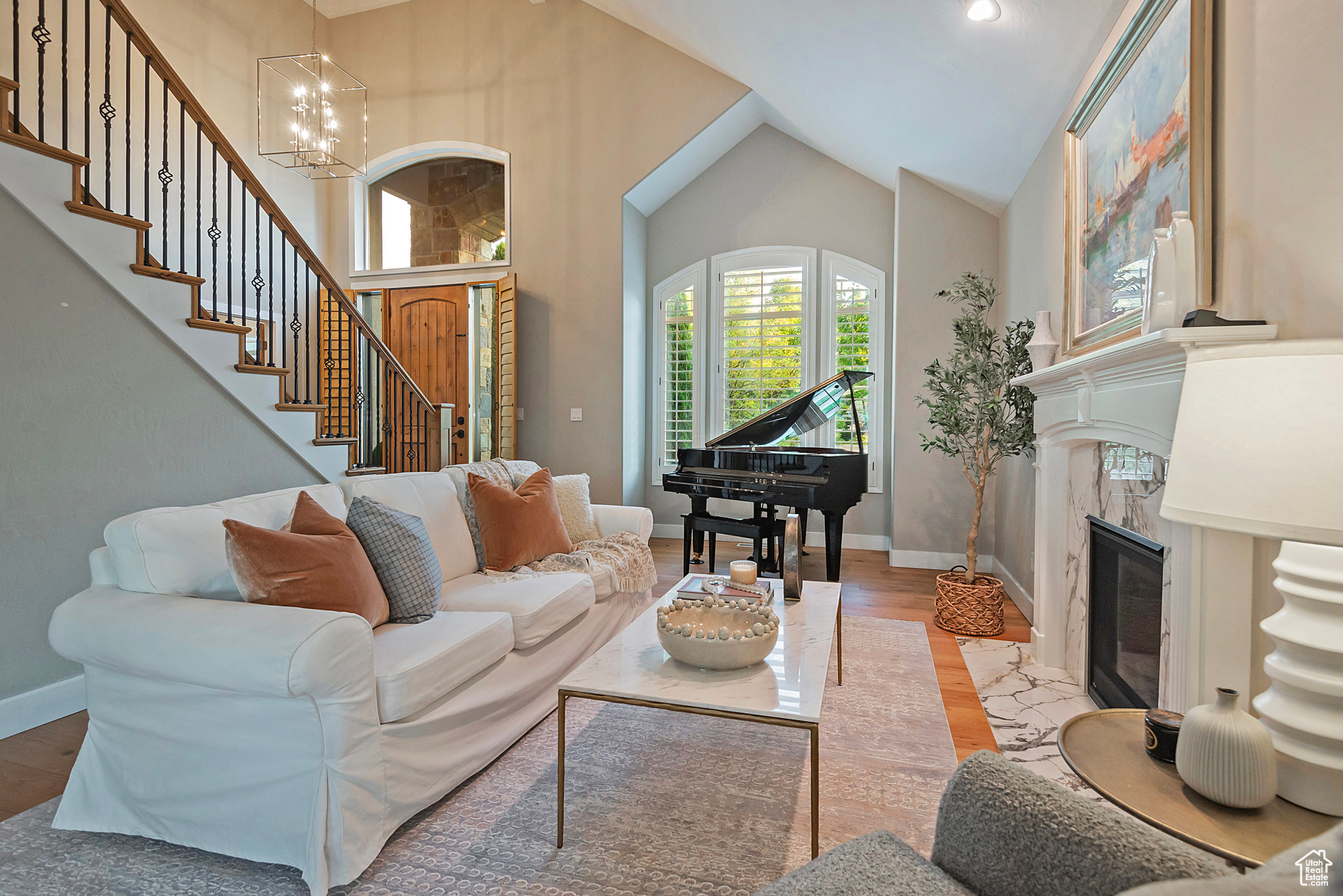 2089 E ROCKLIN DR