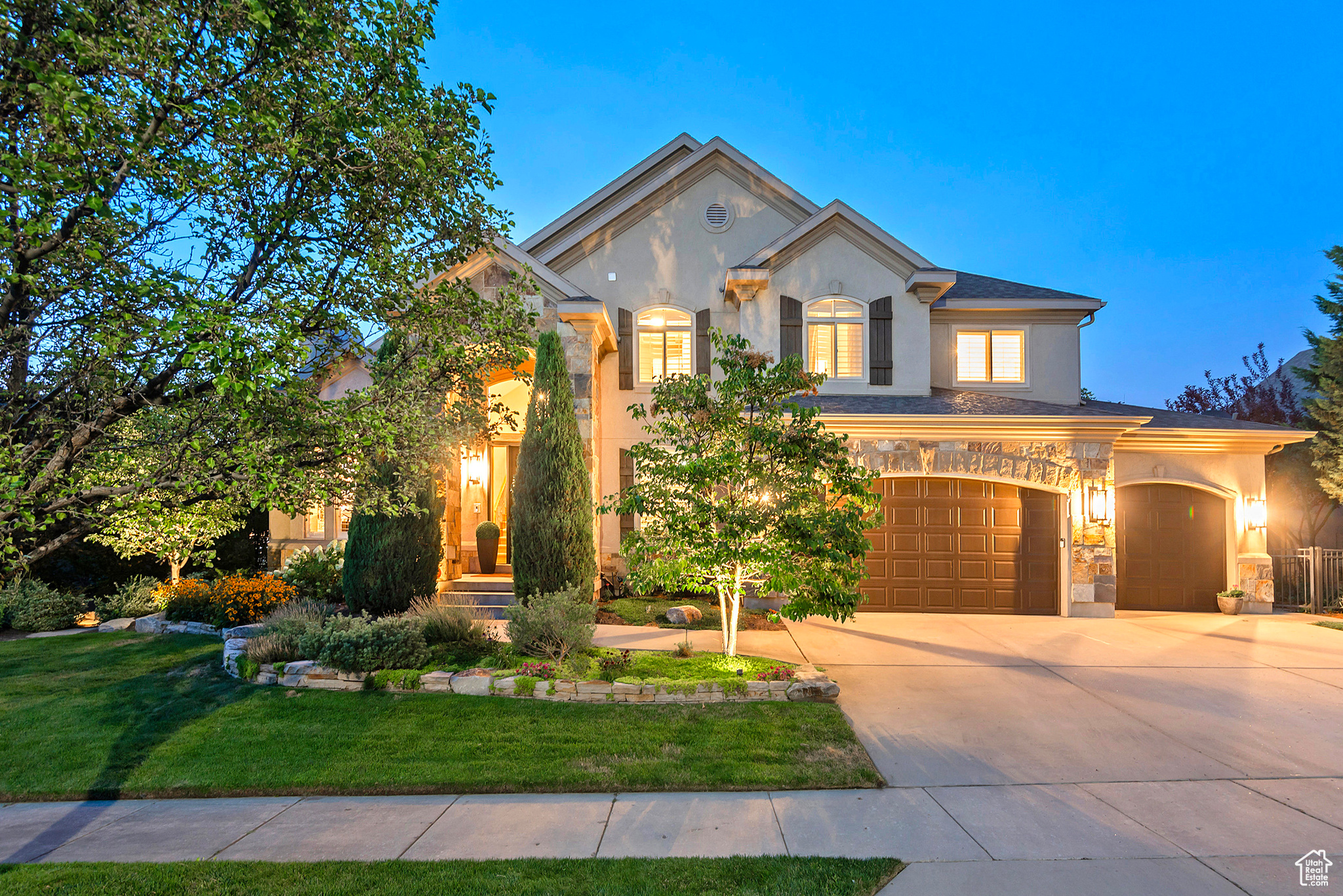 2089 E ROCKLIN DR