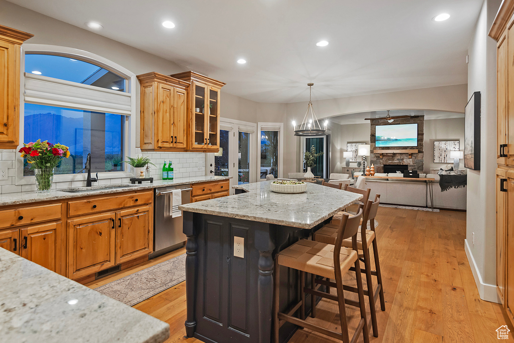 2089 E ROCKLIN DR
