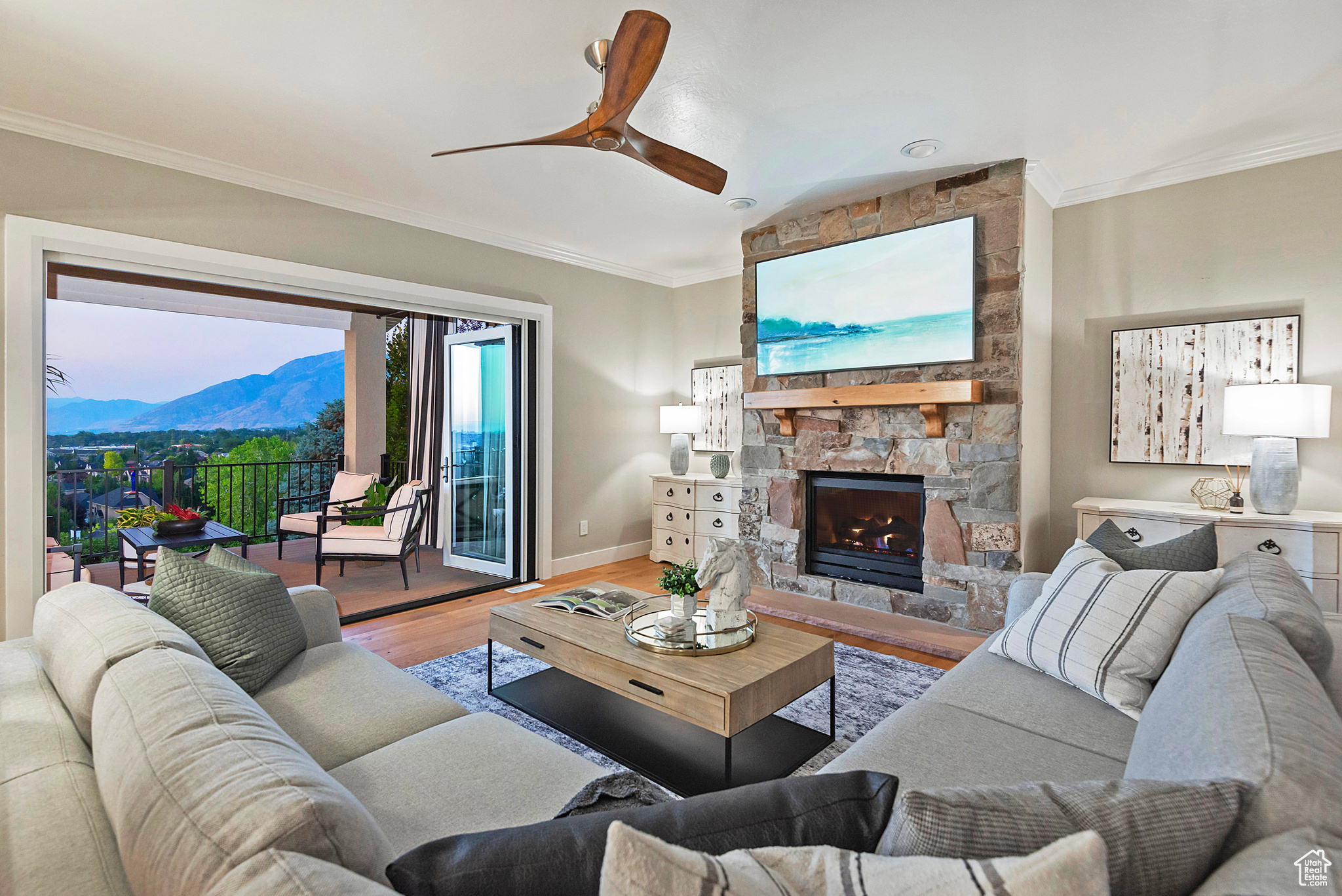 2089 E ROCKLIN DR