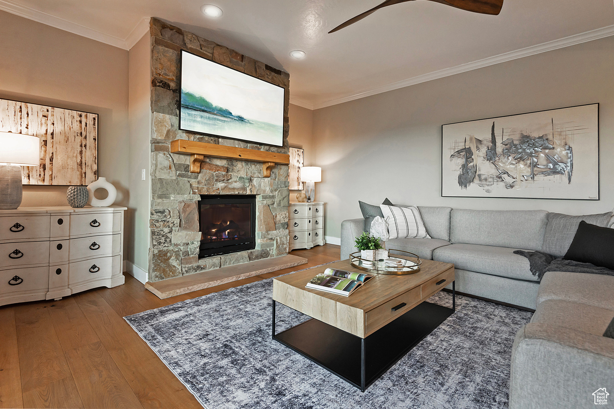 2089 E ROCKLIN DR