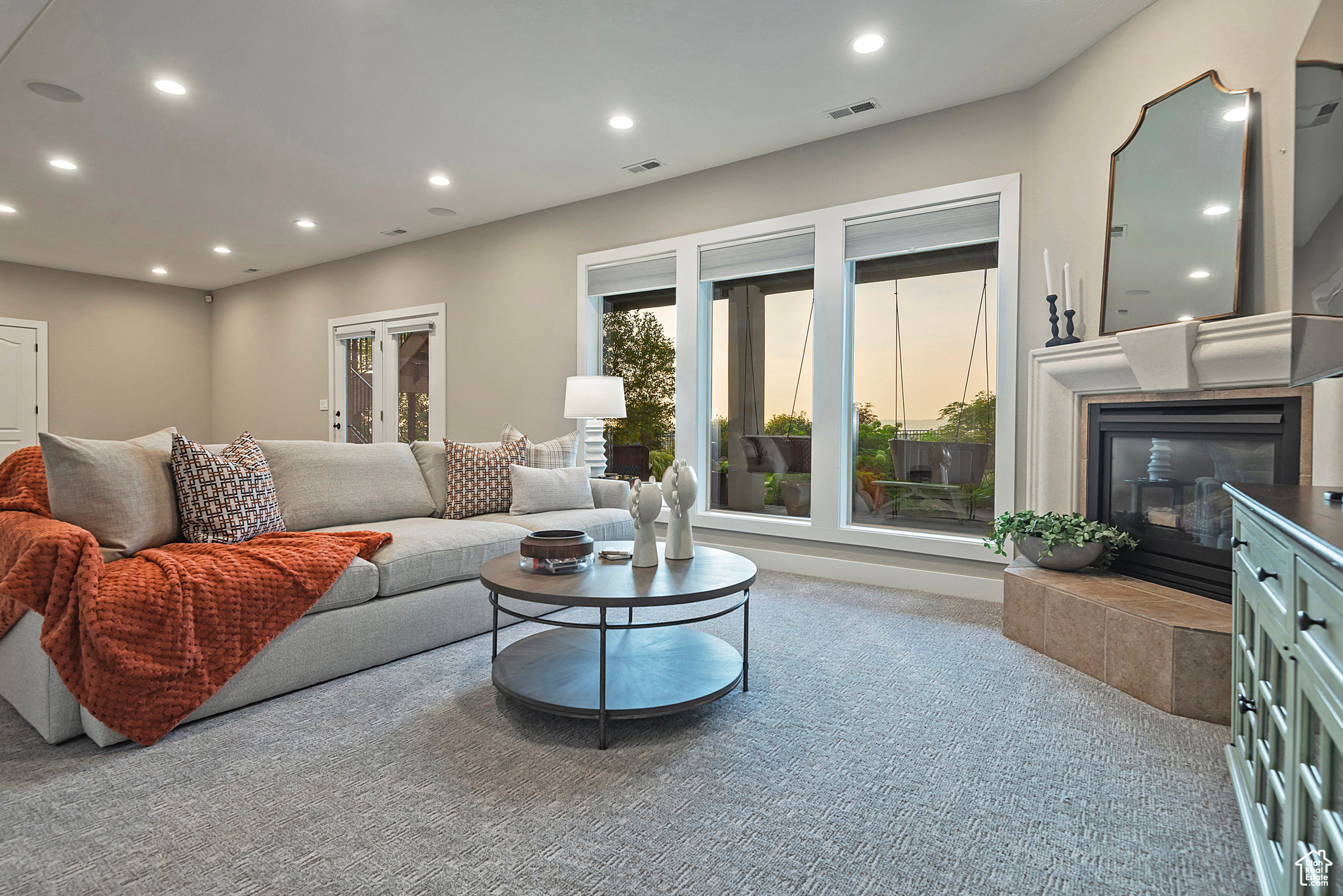2089 E ROCKLIN DR