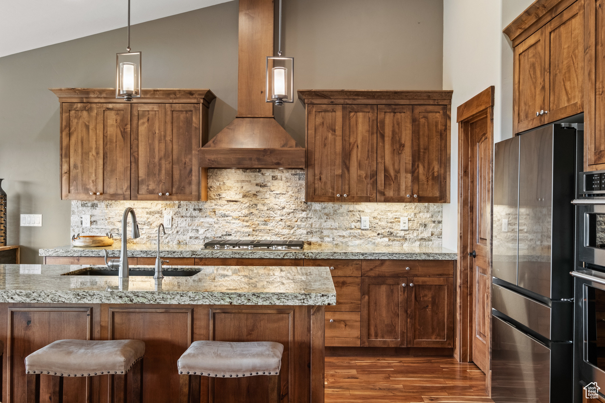 1738 E VIEWSIDE CIR